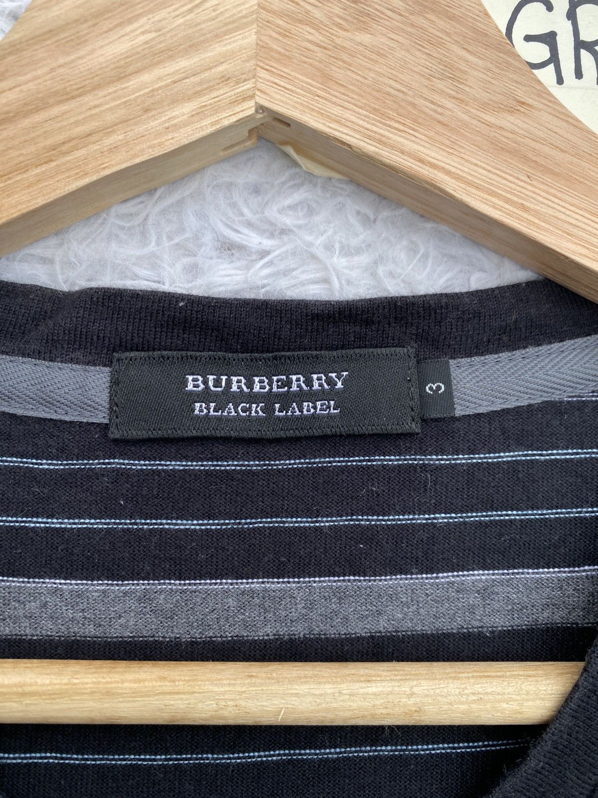 Burberry Rare Burberry Stripes V Neck Tshirt Size US M / EU 48-50 / 2 - 9 Thumbnail