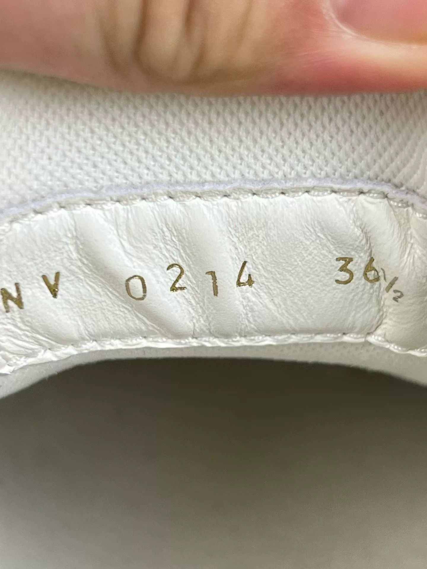 Louis Vuitton Louis Vuitton Macaron Trainer Sneakers Size US XXS / EU 40 - 6 Thumbnail