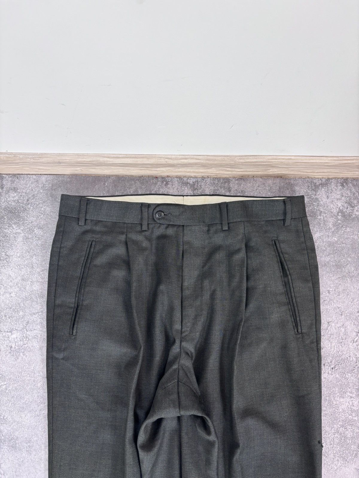 Corneliani Corneliani Men’s 2-Piece Grey Super 120s Wool Suit Size 42R - 19 Thumbnail