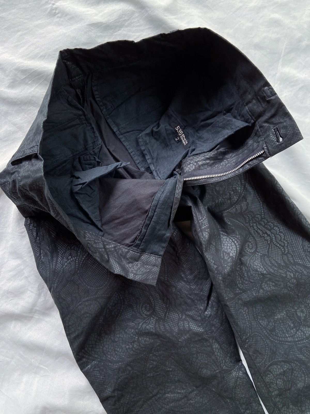 5351 POUR LES HOMMES 5351 POUR LES HOMMES BANDANA CASUAL PANTS Size US 29 - 6 Thumbnail
