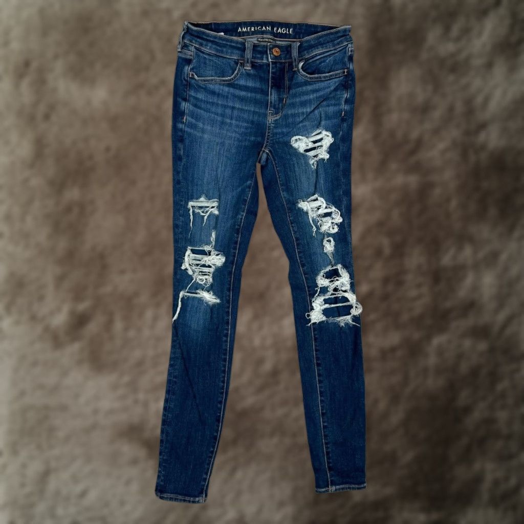 American Eagle Outfitters VINTAGE? No. American Eagle Jegging Jeans Womens 2 Blue Medium Wash Distressed Stretch Shirt? Size 26" / US 2 / IT 38 - 1 Thumbnail