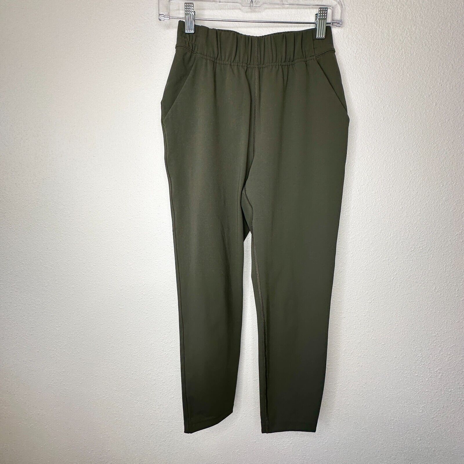 Aritzia The Group by Babaton Olive Weekender Stretch Pocket Jogger Size 24" / US 00 / IT 34 - 2 Thumbnail