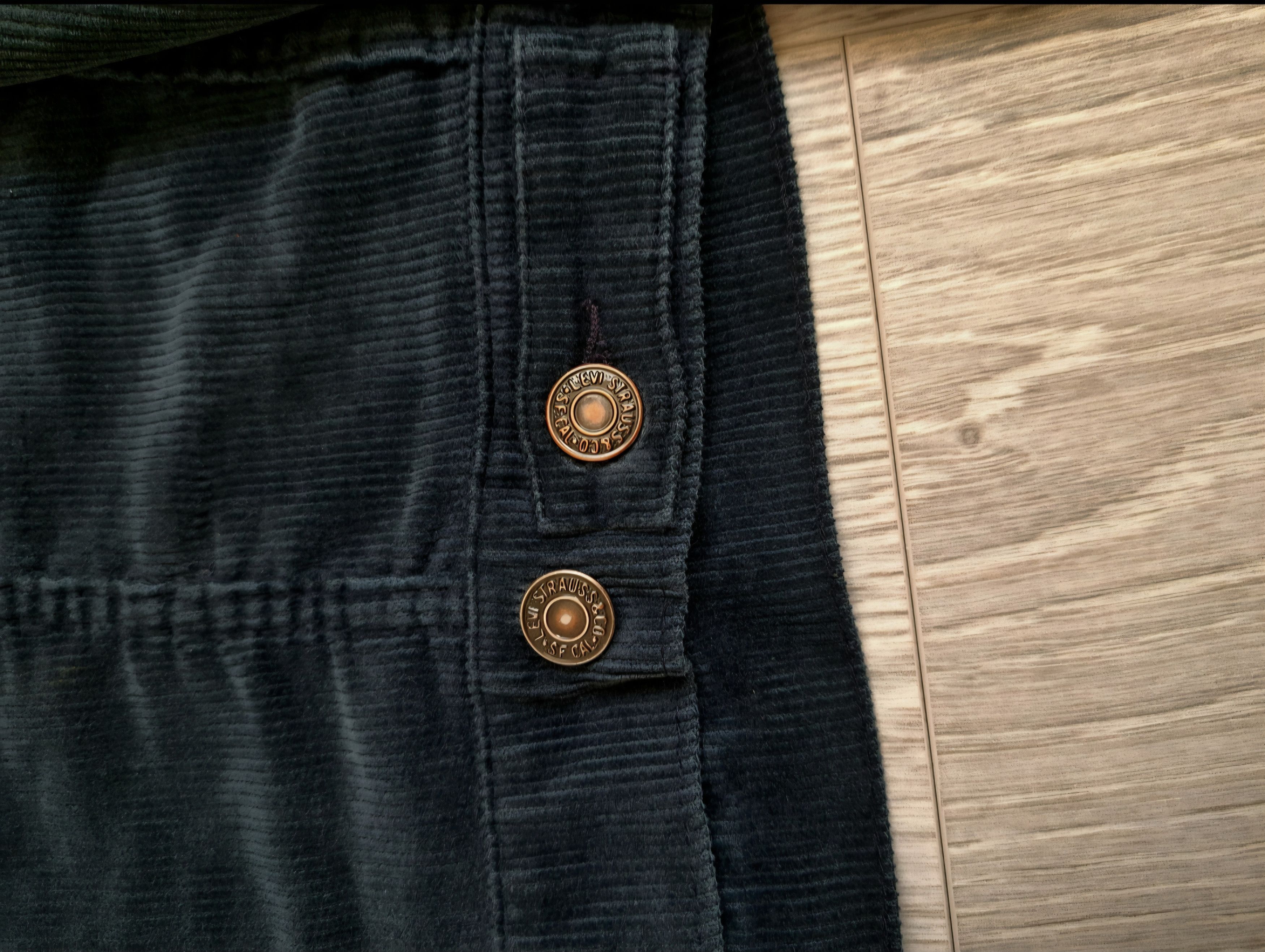 Levi's Vintage 70s Levi’s White Tab corduroy jacket Made in France Size US XS / EU 42 / 0 - 8 Thumbnail