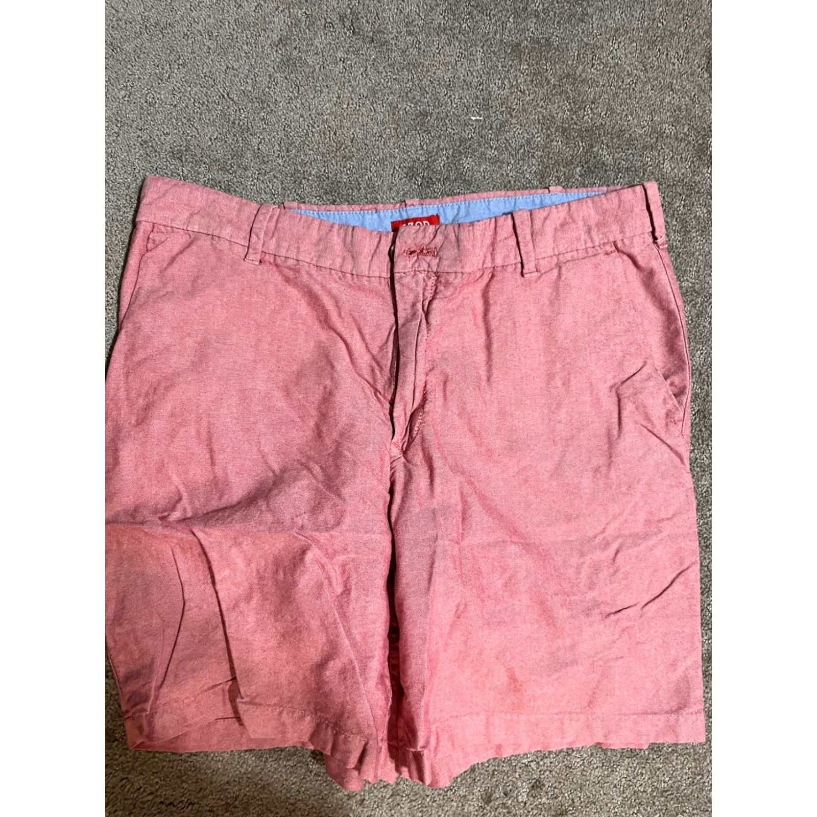 Izod VINTAGE IZOD Chinos Shorts Men 34 Red/Pink Chambray 9" Inseam Golf Lightweight Logo Classic Style - Men Size US 34 / EU 50 - 2 Thumbnail