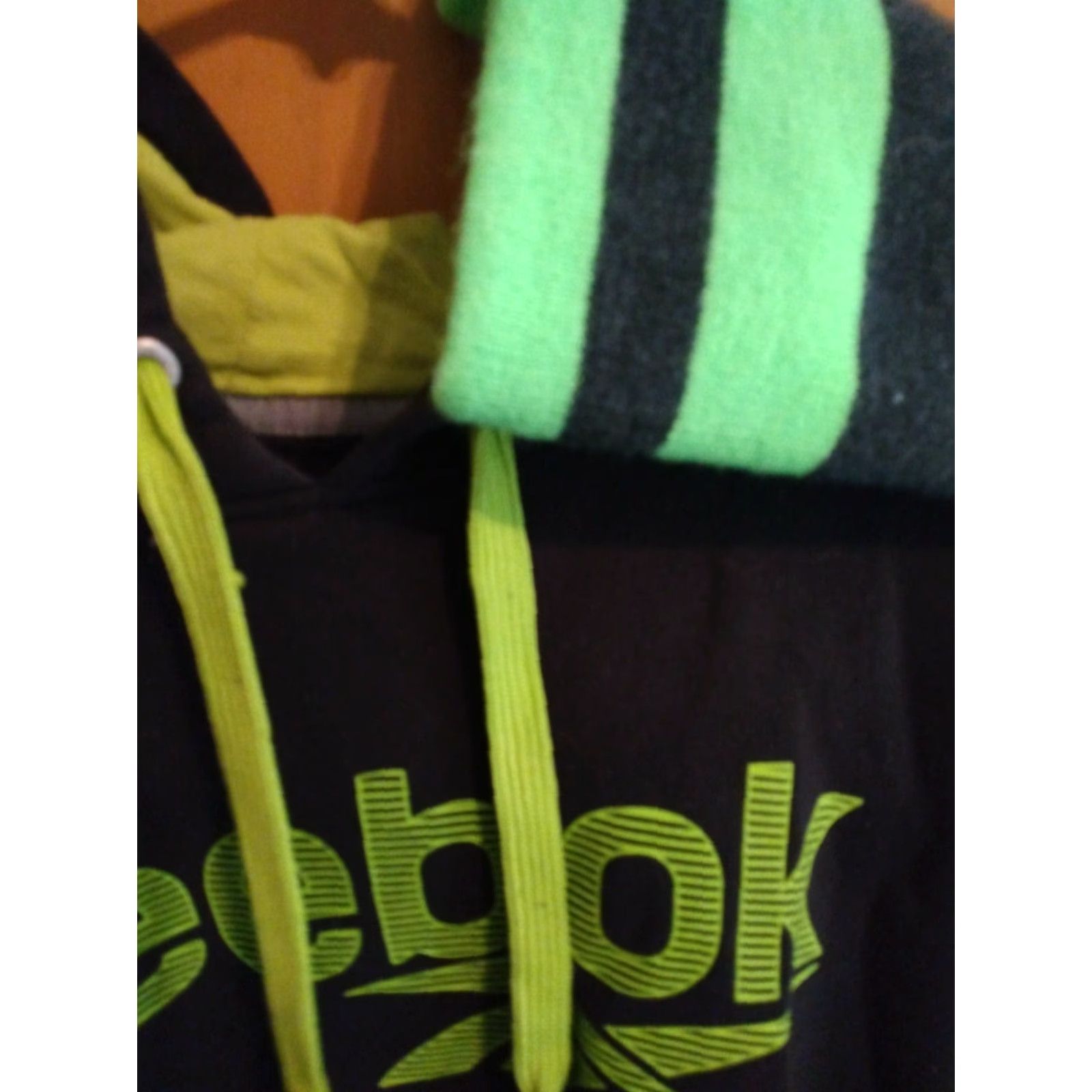 Reebok Reebok Hoodie XL Black Neon Green Graphic Print Logo Pockets Hooded Pullover Long Sleeve Gym Training Cross Training Running Men Size US XL / EU 56 / 4 - 4 Thumbnail