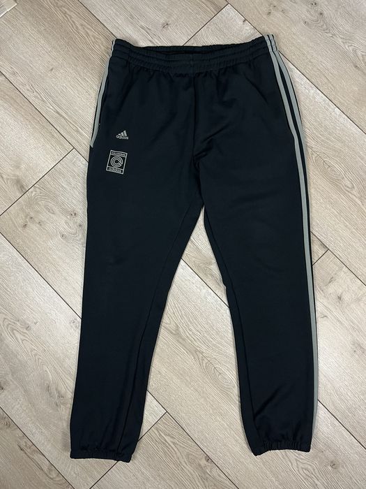 Yeezy 2024 calabasas joggers