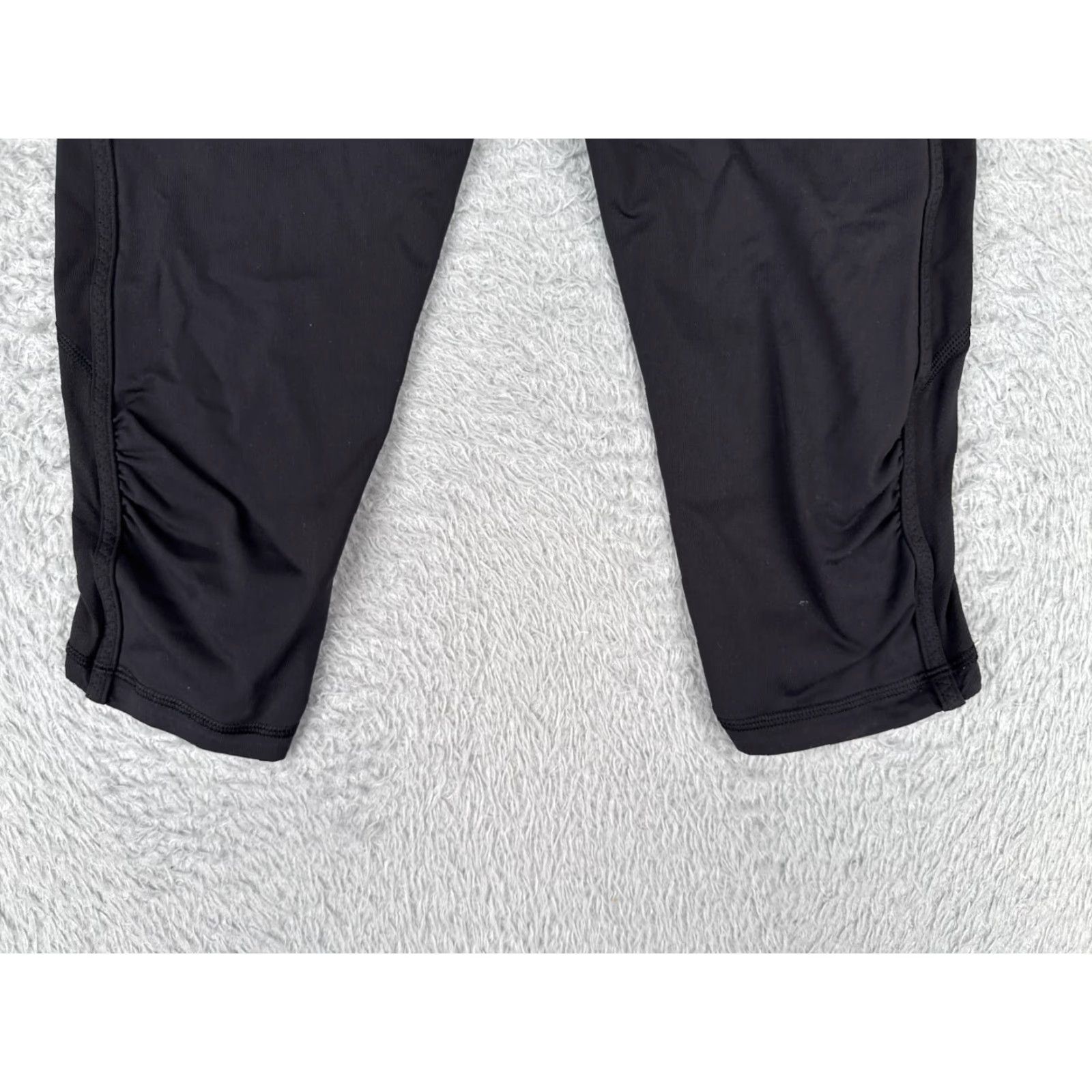 Lululemon Lululemon Pants Womens 6 Black Crop 18" Inseam Pockets Yoga Activewear Size 28" / US 6 / IT 42 - 2 Thumbnail