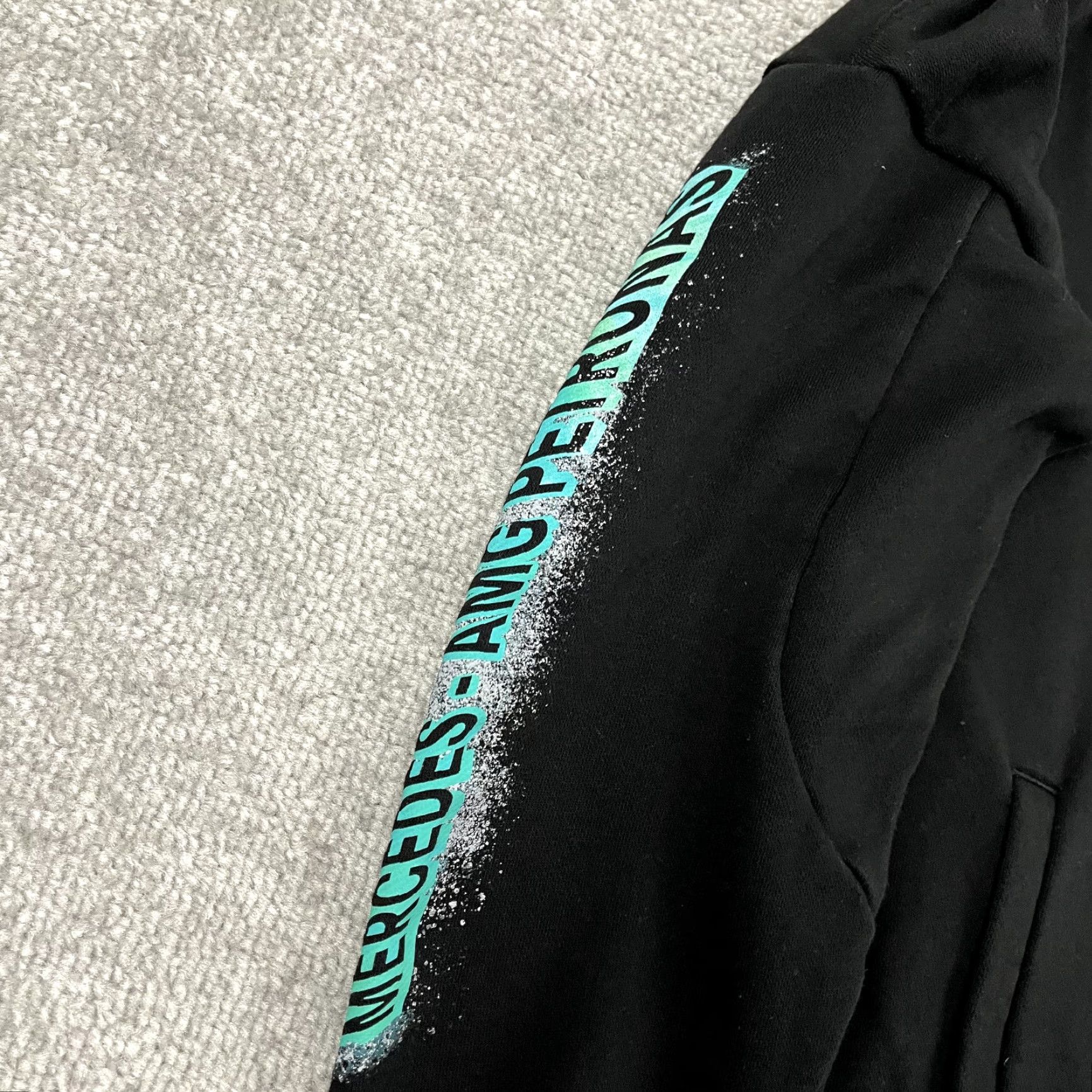 Puma PUMA Hoodie Mens M Black MERCEDES AMG Petronas Formula 1 One Sweatshirt Pullover Hooded Logo Graphic Print Vintage No Size US M / EU 48-50 / 2 - 4 Thumbnail