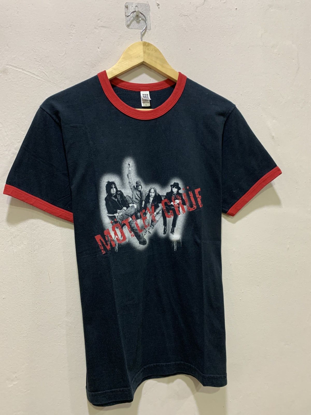 Band Tees Vintage Y2K 2006 Motley Crue Ringer Shirt Size US M / EU 48-50 / 2 - 2 Thumbnail