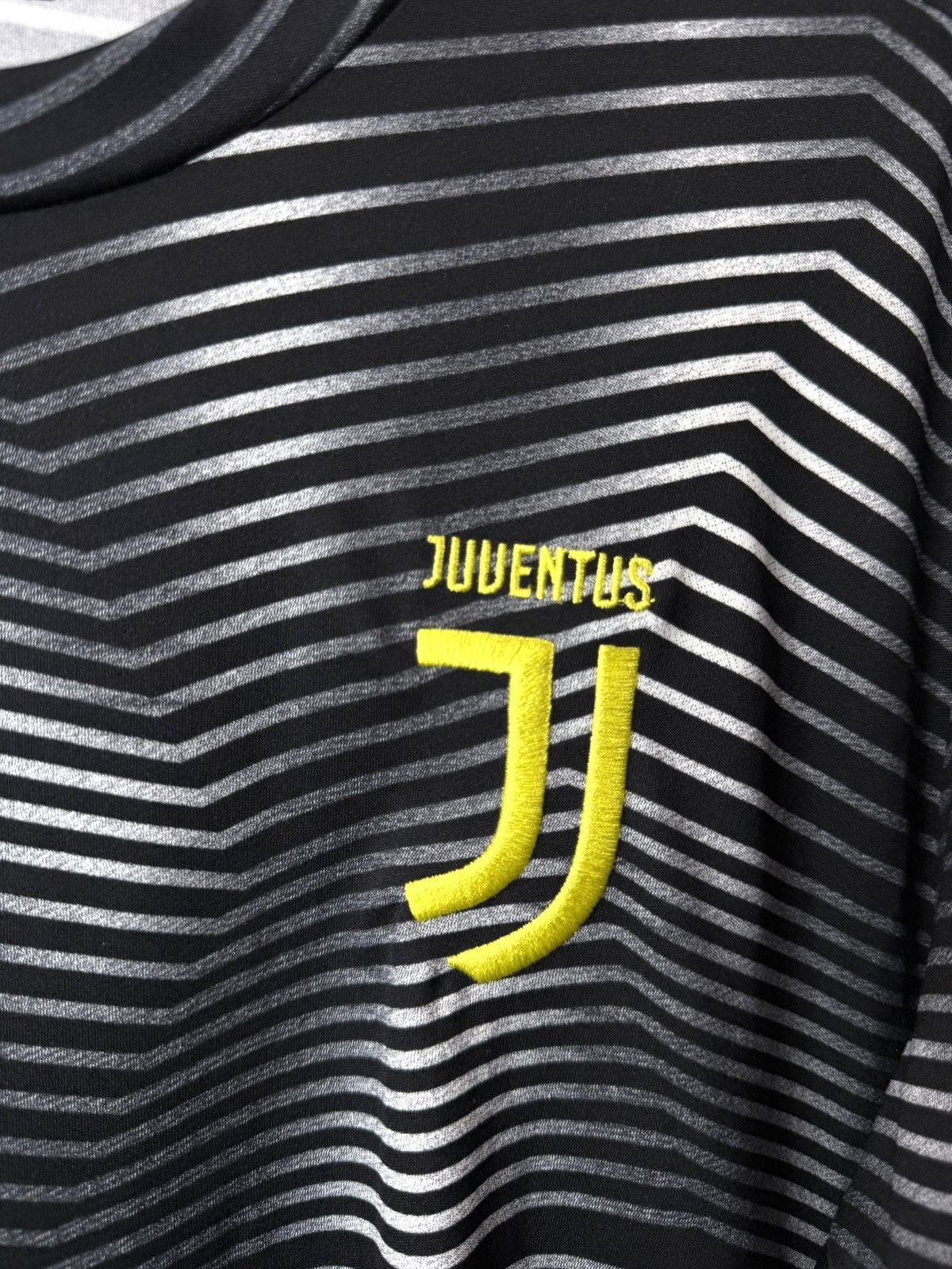 Adidas 18-19 Adidas Parley Juventus Soccer Jersey T Shirt Football Size US L / EU 52-54 / 3 - 5 Thumbnail