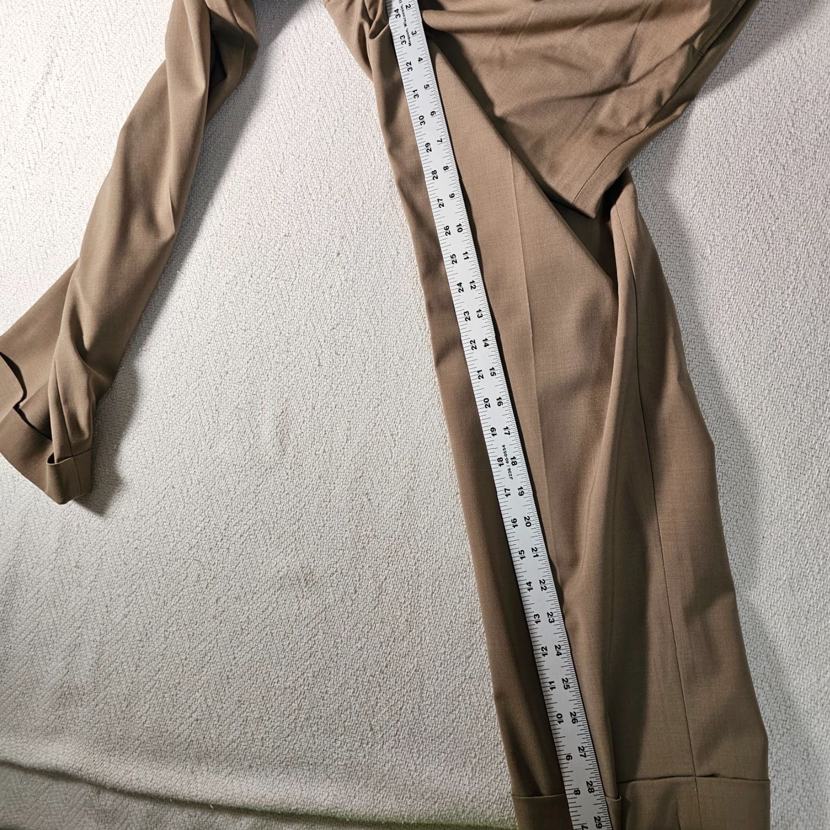 Ralph Lauren Lauren Ralph Lauren Men Dress Pants Wool 36x30 Tan Brown Pleated Cuff Classic Straight 30 Inseam Size 36 Regular Dry-clean Only N/A Size US 36 / EU 52 - 6 Thumbnail