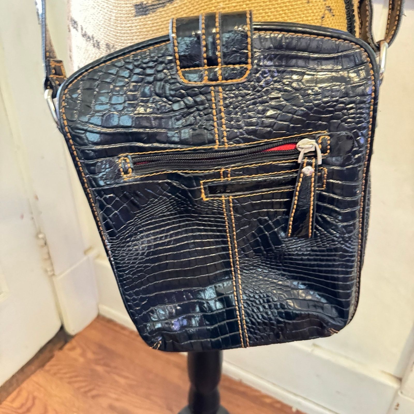 NBDN Nobrandedon Madi Claire leather crossbody bag Size ONE SIZE - 6 Thumbnail