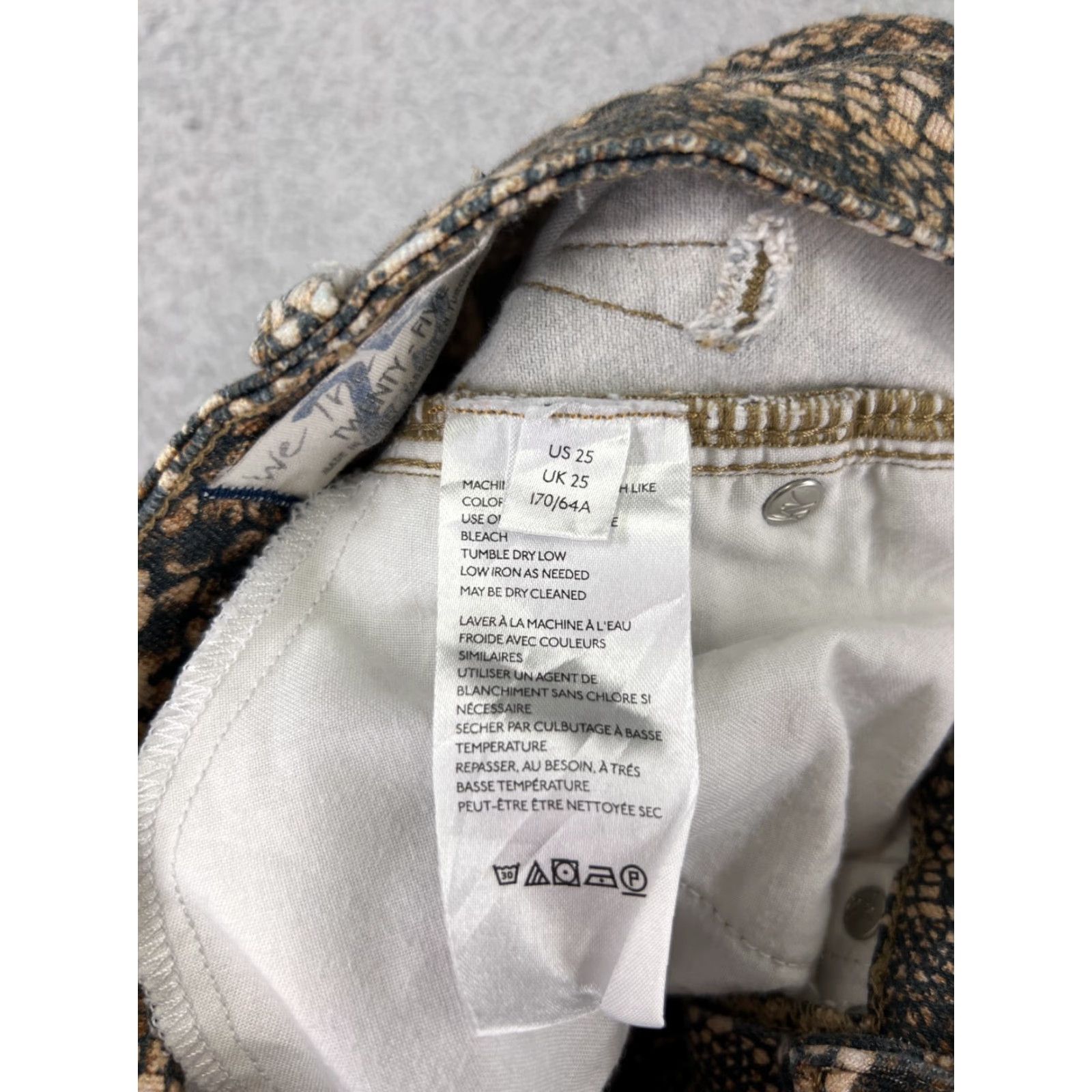 Vintage We The Free Jeans Womens 25 Beige Snake Skin Print Skinny Raw Hem Cotton 22x25 Size 42" / US 20 - 7 Thumbnail