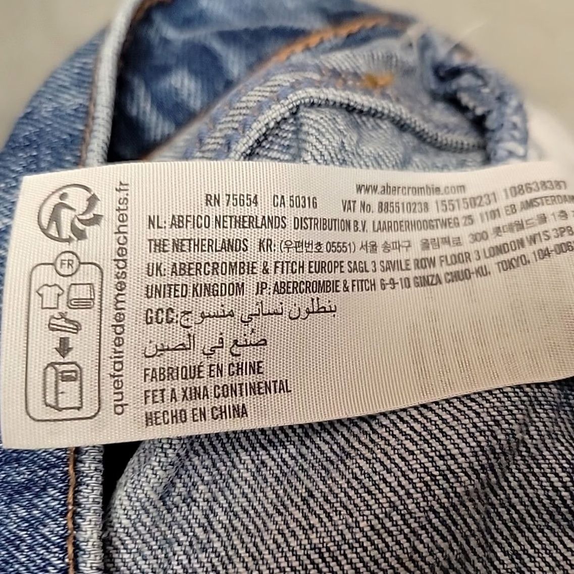 Abercrombie & Fitch VINTAGE Abercrombie & Fitch Jeans Women 18S Blue The 90s Straight Ultra High Rise Casual Jeans Women 18W Blue 5-Pocket Design 90s Mens Womens Size 40" / US 18 - 6 Thumbnail