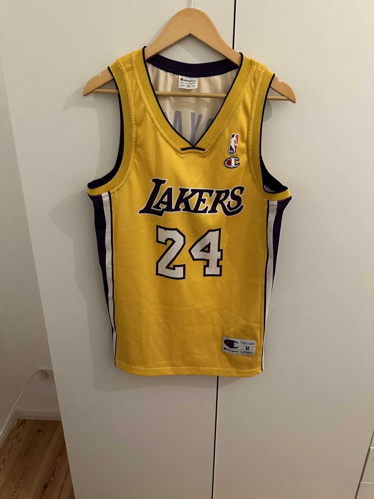 Champion Champion Jersey Los Angeles Lakers Size M NBA Kobe Bryant 24 Size US M / EU 48-50 / 2 - 3 Thumbnail