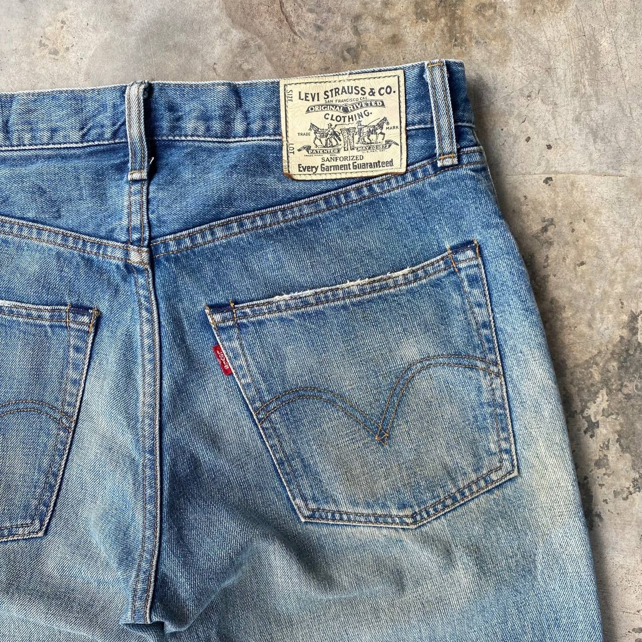 Levi's Vintage Clothing VINTAGE LEVIS 502 ANKLE CUT RELEASE HEM FADED BLUEWASH Size US 32 / EU 48 - 4 Thumbnail