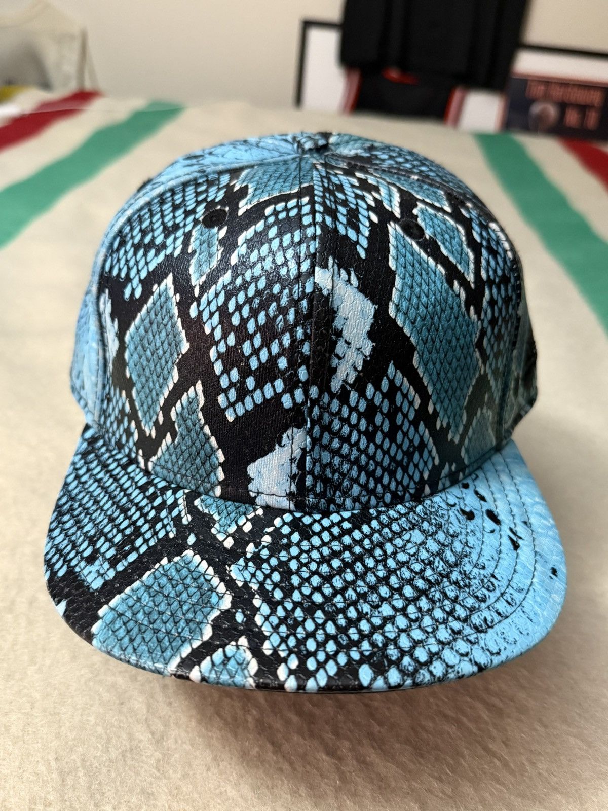 Jeremy Scott 2013 Jeremy Scott New Era Blue Black Snakeskin Hat Size 8 Size ONE SIZE - 2 Thumbnail