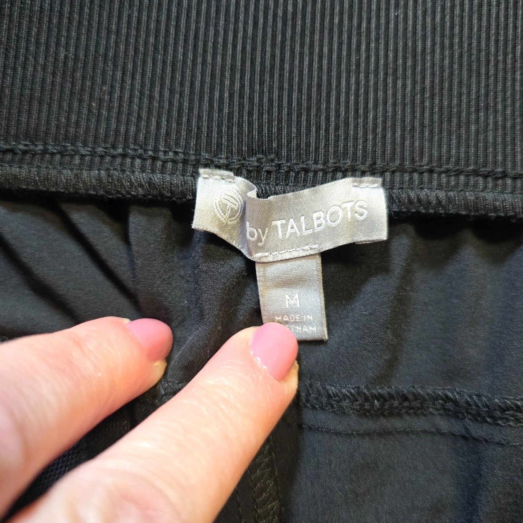 Talbots Talbots Pants Womens Medium Black Pull On Cropped Pockets Athletic Casual Basic Size 32" / US 10 / IT 46 - 4 Thumbnail