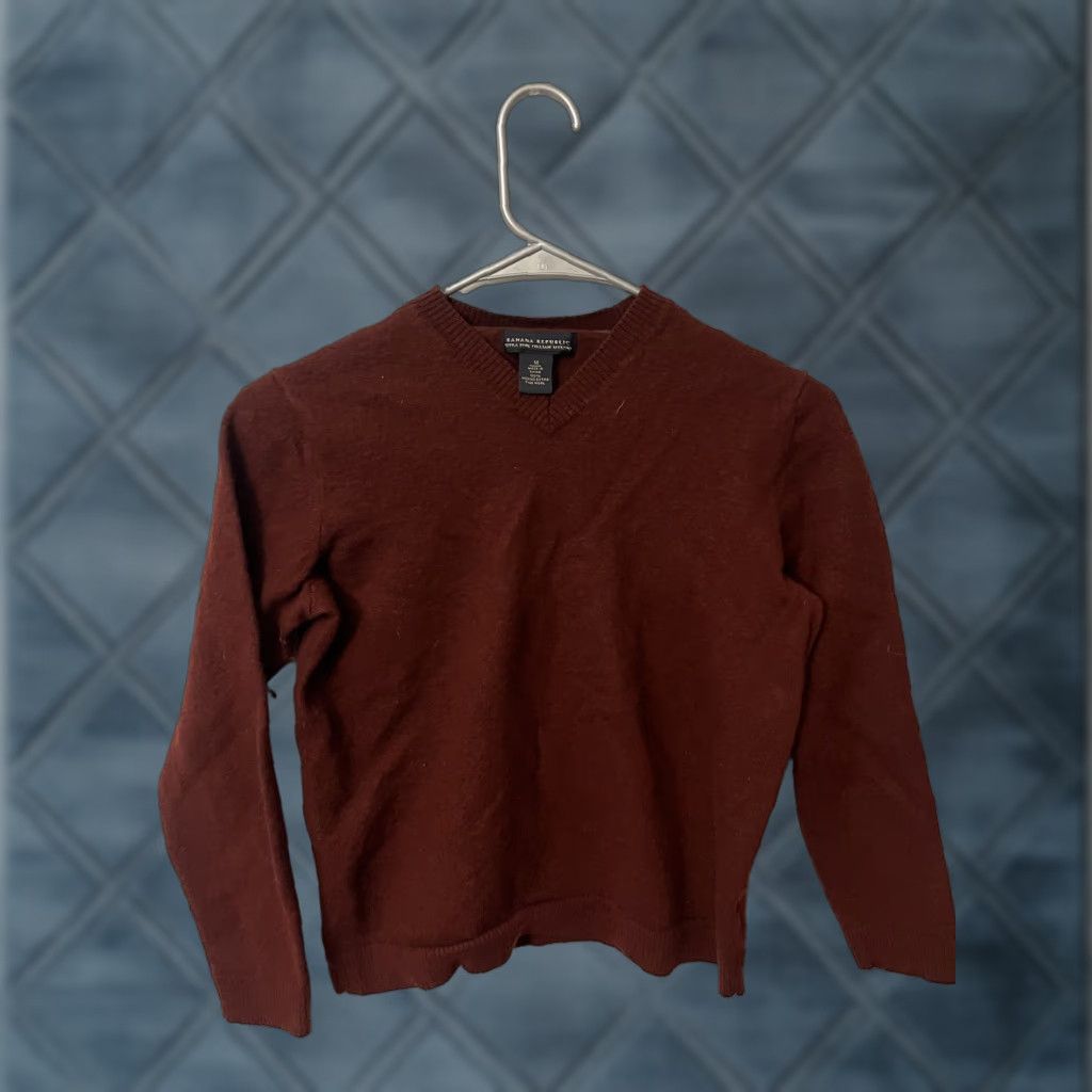 Banana Republic VINTAGE Banana Republic Extra Fine Merino Wool Sweater V Neck Maroon M Shrunken Men Pullover Knit Wool Long Sleeve Regular Fit OOAK Size US M / EU 48-50 / 2 - 1 Thumbnail