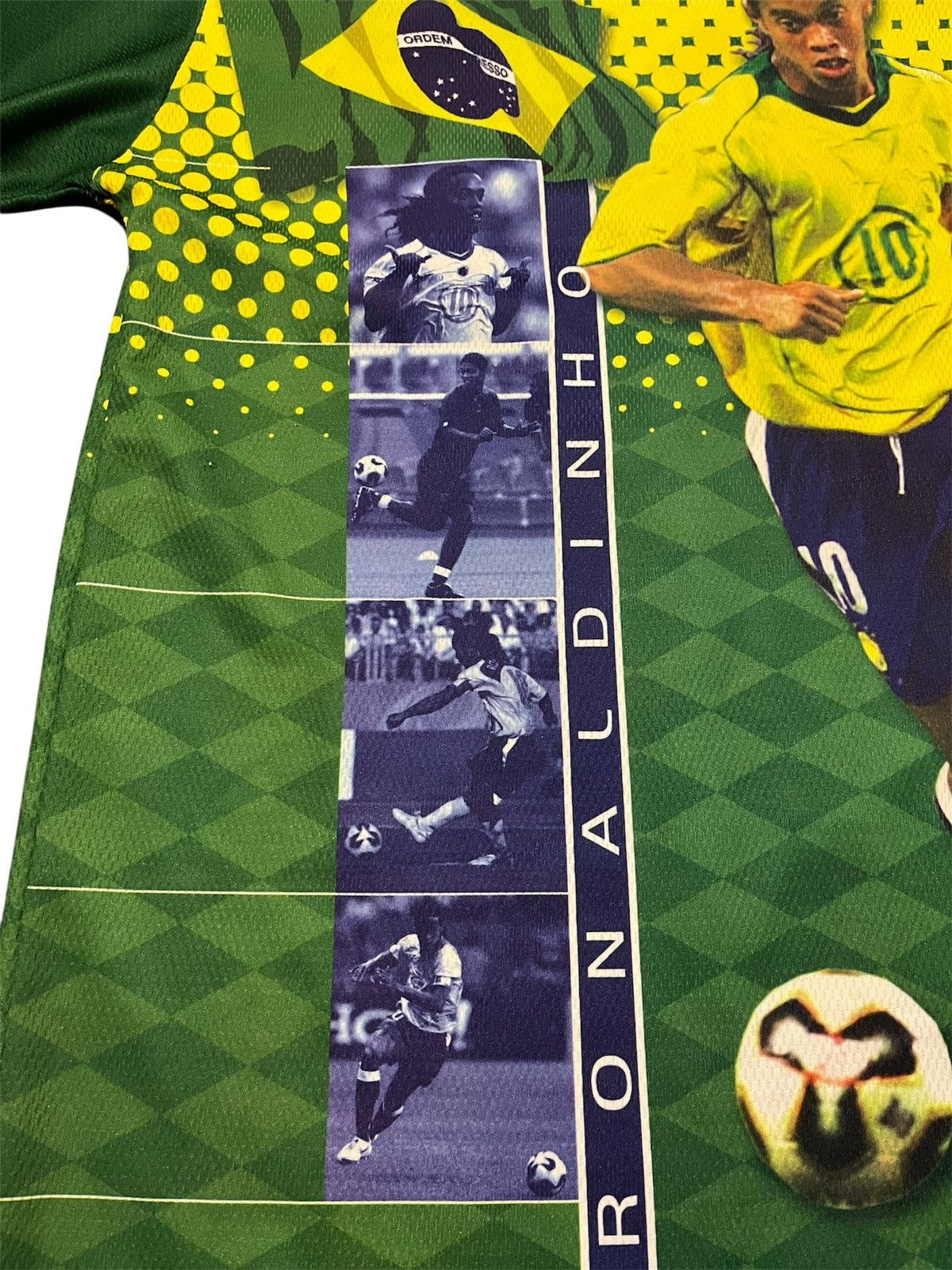 Nike Vintage soccer jerseys Ronaldinho Size US S / EU 44-46 / 1 - 2 Thumbnail