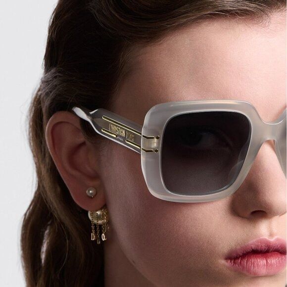 Dior Dior DIORSIGNATURE S11I 78A1 Sunglasses Beige Square Frame Size ONE SIZE - 6 Thumbnail