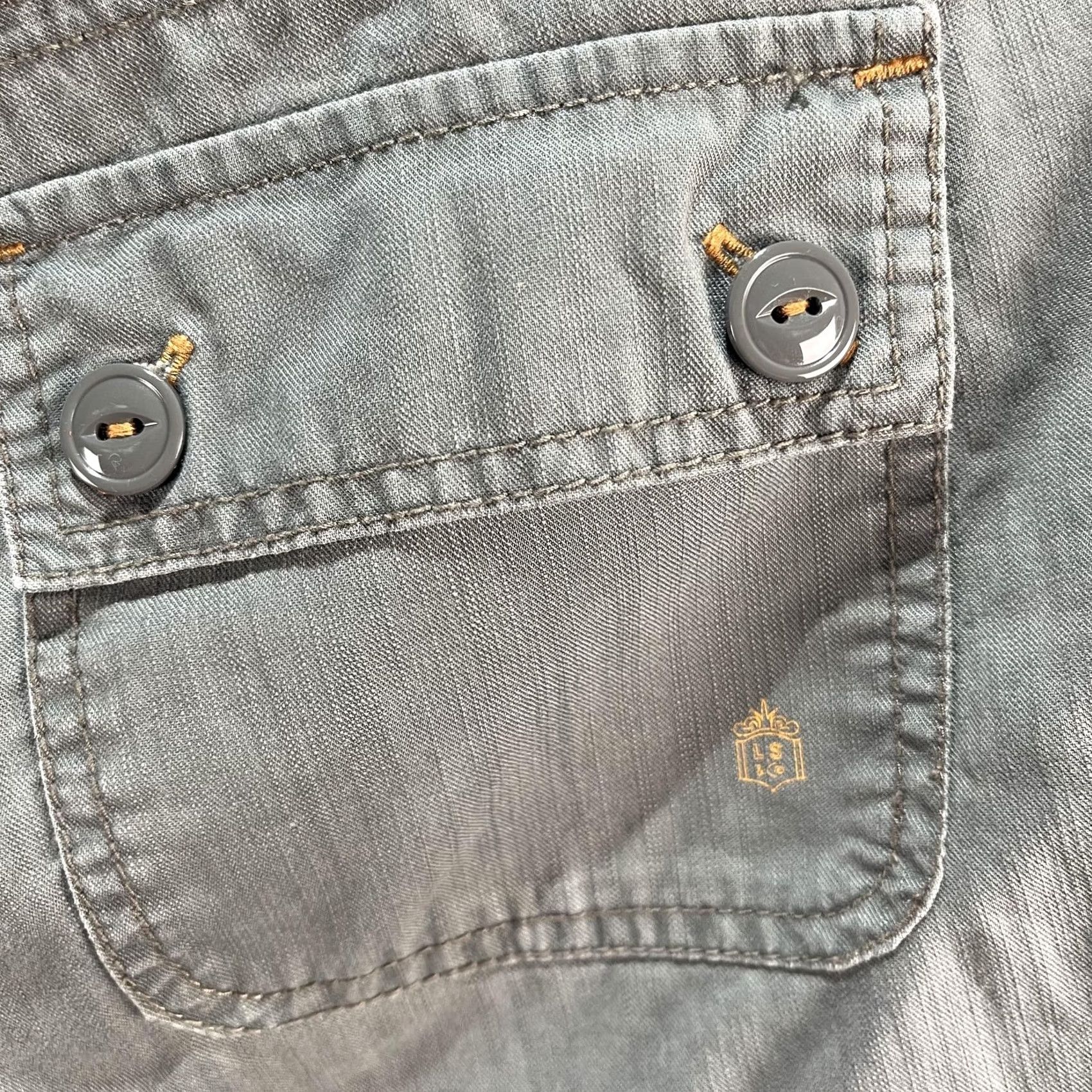 Levi's Levi's Chino Shorts Womens 14 Gray 100% Cotton Cuffed Pockets Flat Front Tab Twills 4in Inseam Regular, Gray, Solid, 34in Waist, 14 (Womens) Size 36" / US 14 / IT 50 - 3 Thumbnail