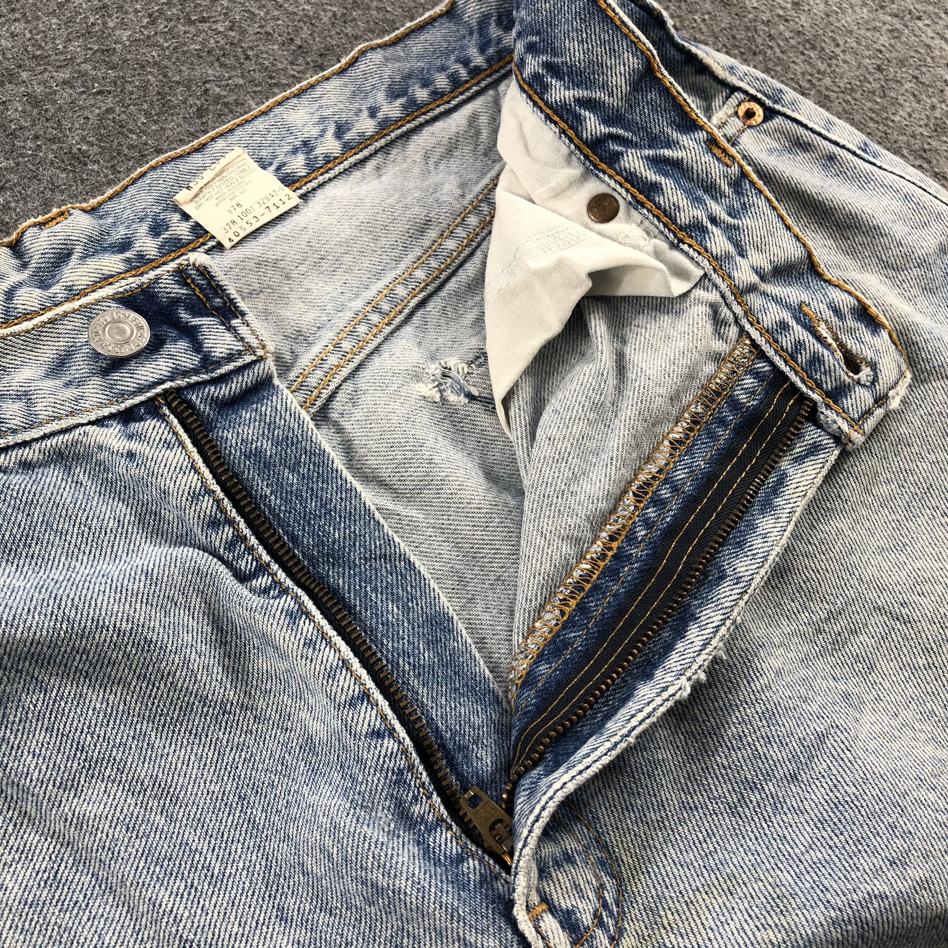 Levi's × Vintage Vintage 90s Light Wash Levis 550 Jeans-JM725A Size US 36 / EU 52 - 9 Thumbnail