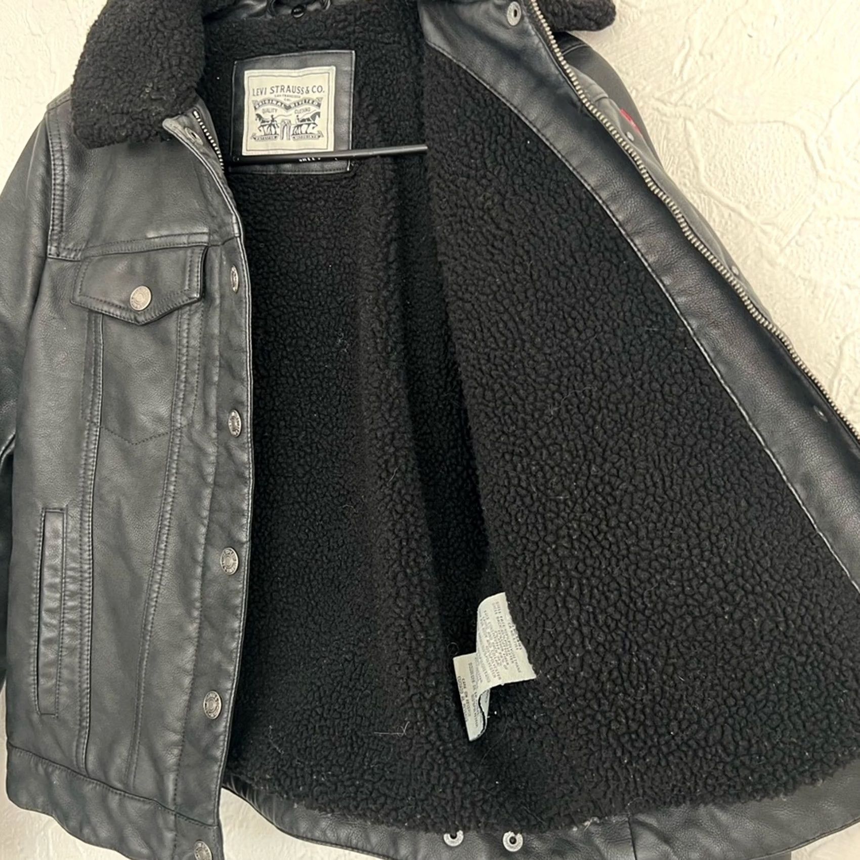 Levi's VINTAGE Levi’s Sherpa Full Zip Button Jacket Black Womens SZ Small Faux Leather QUALITY Size S / US 4 / IT 40 - 7 Thumbnail