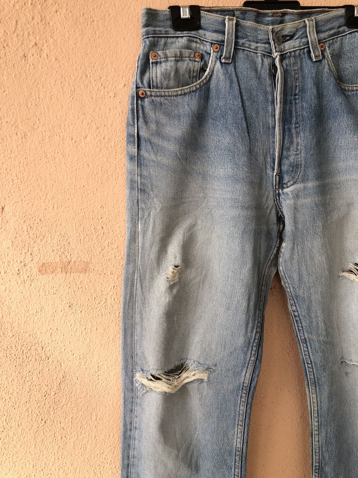 Levi's × Vintage Thrashed 📍501 Levis 90s Vintage Jean Size US 30 / EU 46 - 3 Thumbnail