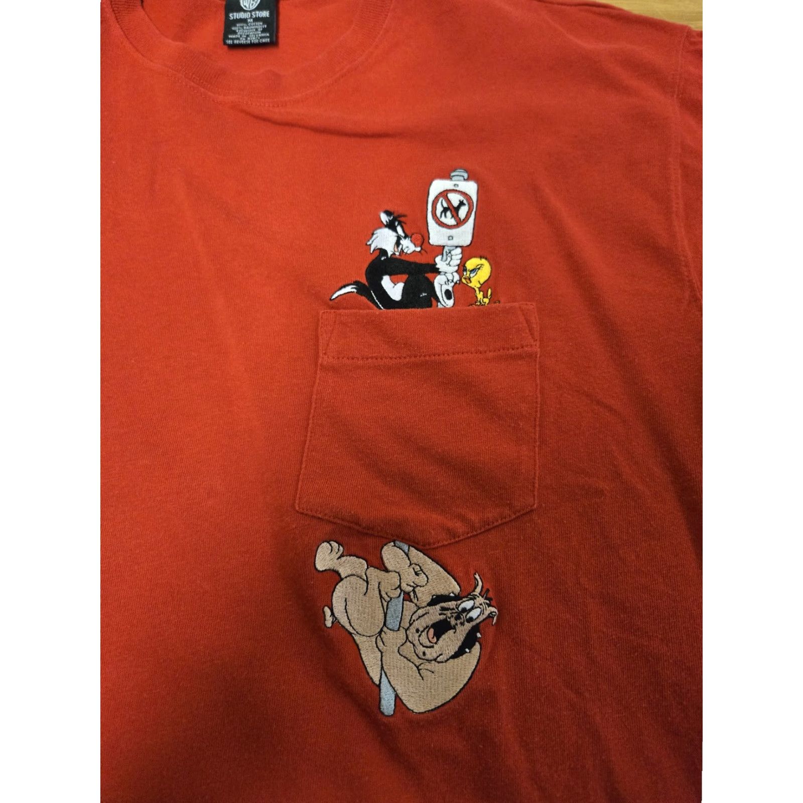 Vintage VINTAGE Warner Bros Looney Tunes Shirt Mens M Red 90s Cartoon Embroidered Pocket Tweety Sylvester Spike Cotton T-Shirt Size US M / EU 48-50 / 2 - 2 Thumbnail