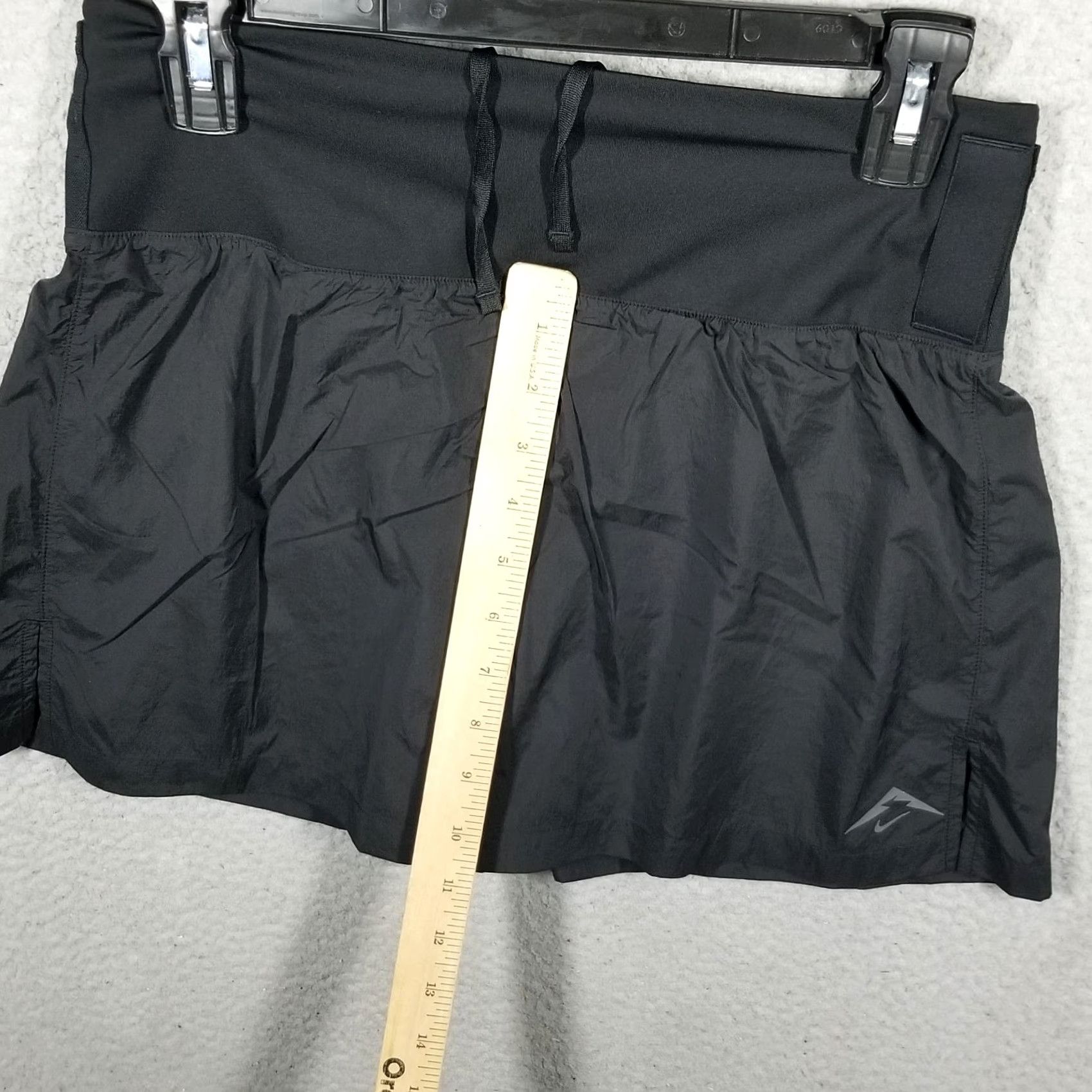 Nike Nike Skort Women’s Small Black Dri-FIT Trail Repel 5” Athletic Activewear Running S/S Summer Spring Fall Size 28" / US 6 / IT 42 - 6 Thumbnail