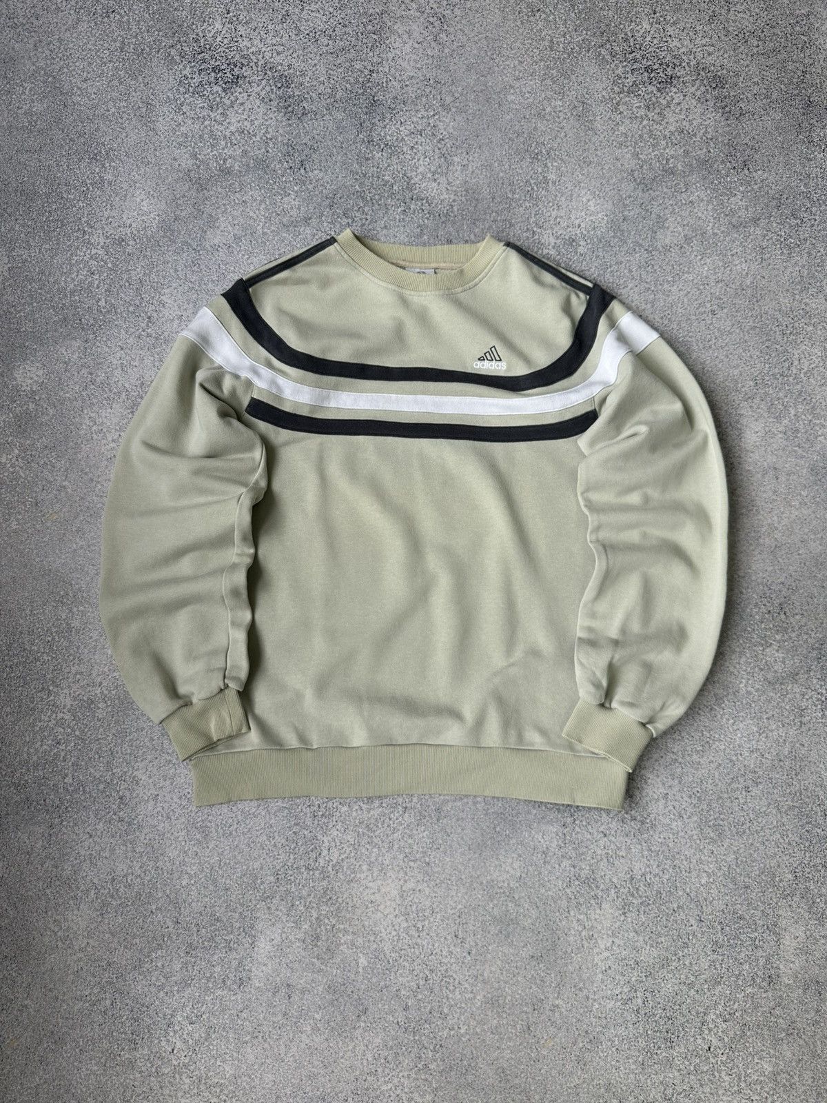 Adidas Vintage Adidas Beige Streetwear Sweatshirt Size US M / EU 48-50 / 2 - 1 Thumbnail