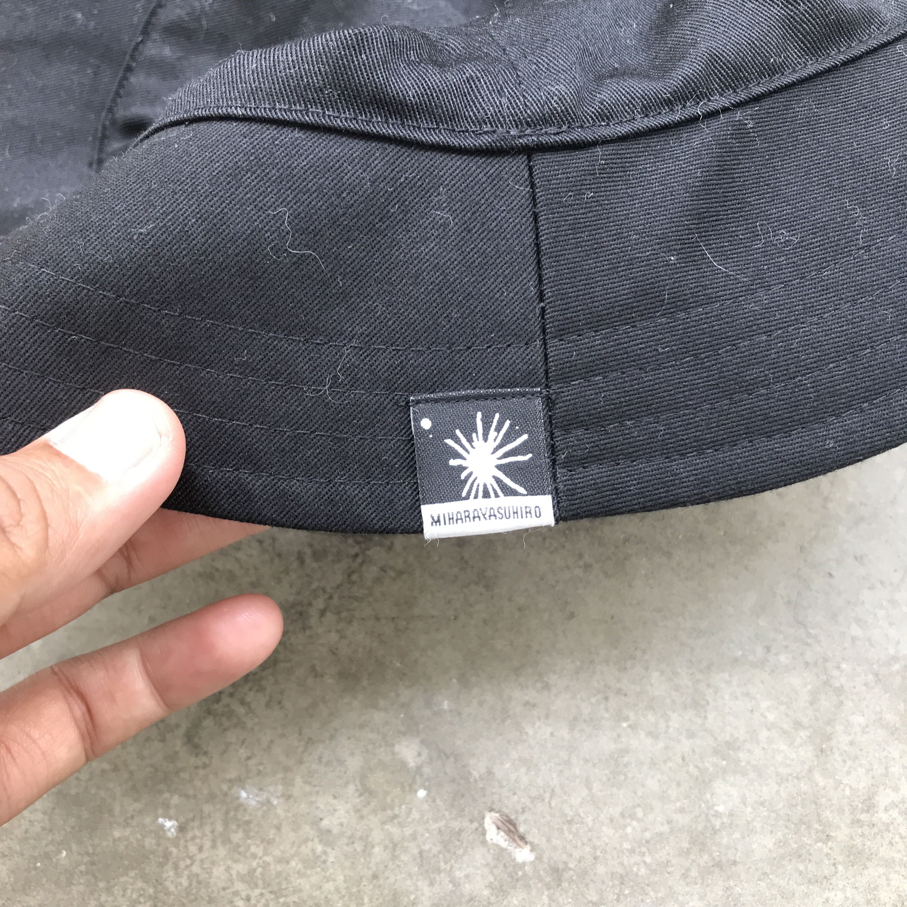 GU × Maison MIHARA YASUHIRO Gu x Miharayasuhiro reversible bucket hat Size ONE SIZE - 5 Thumbnail