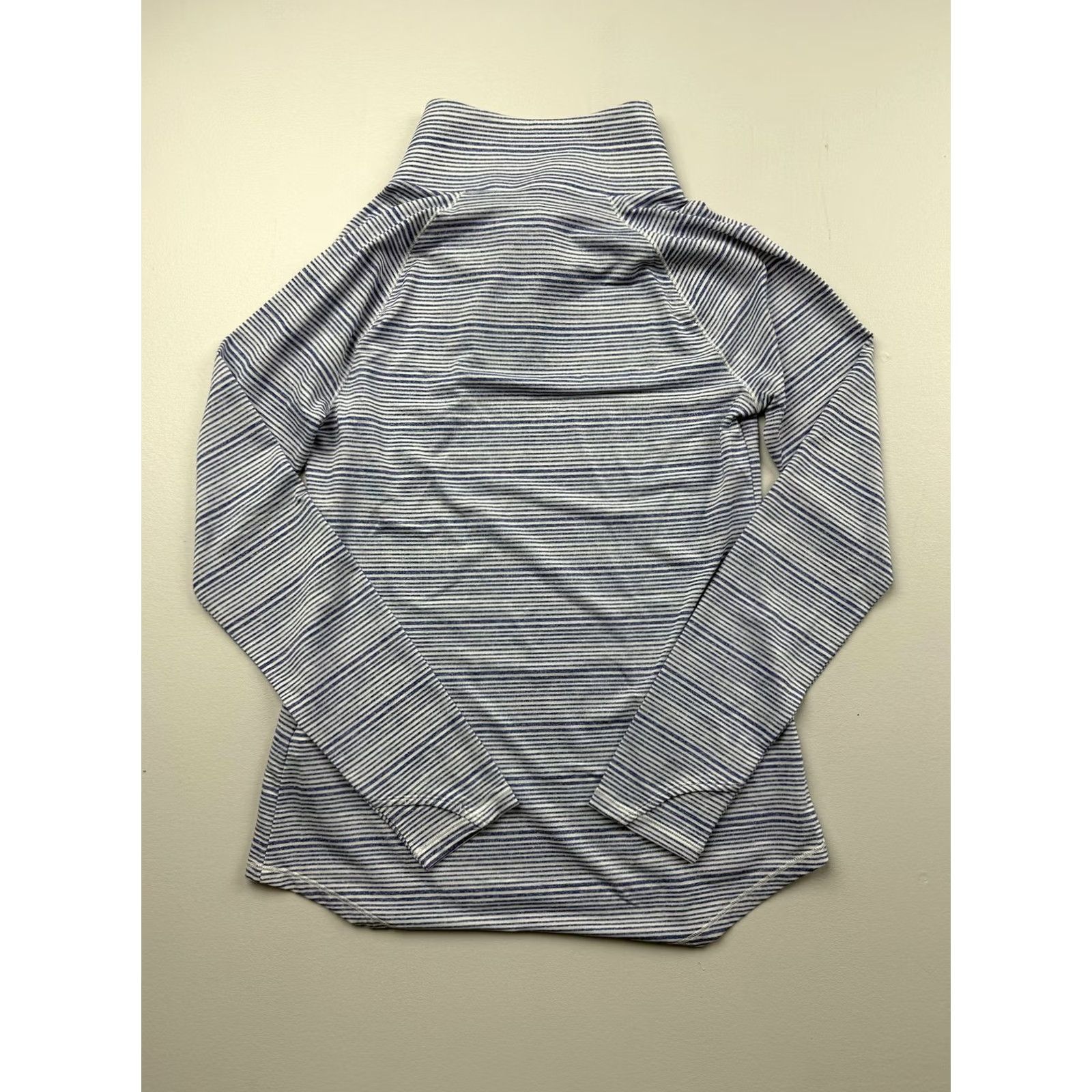 Under Armour Under Armour Womens Small Blue Striped Shirt Long Sleeve Funnel Neck Lightweight Size S / US 4 / IT 40 - 2 Thumbnail
