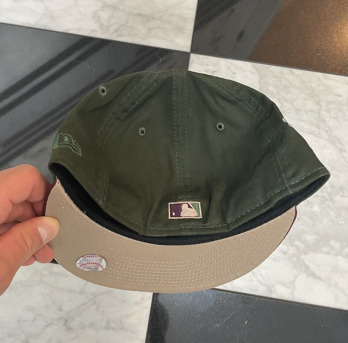 New Era 🔥 Exclusive Dodgers fitted hat size 7 in suede material Size ONE SIZE - 3 Thumbnail