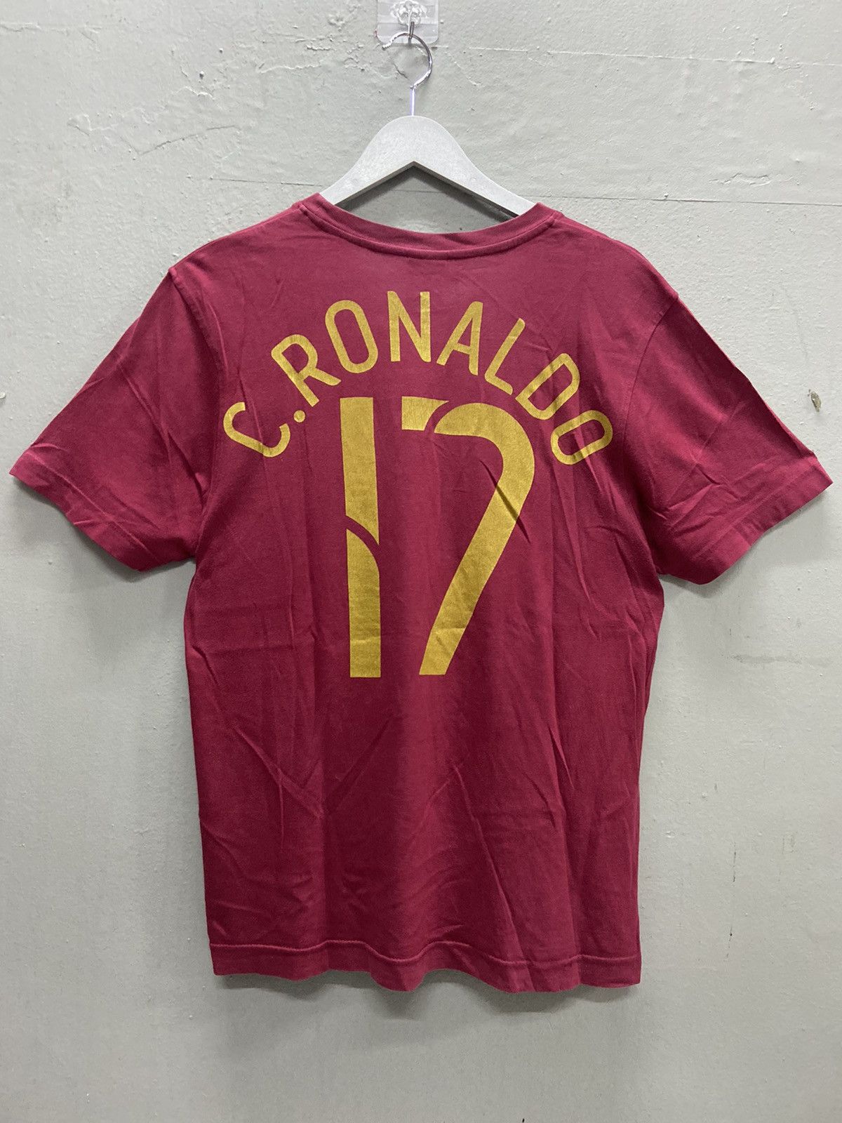 Nike NIKE CRISTIANO RONALDO 17 PORTUGAL 2003/04 TEE Size US M / EU 48-50 / 2 - 2 Thumbnail