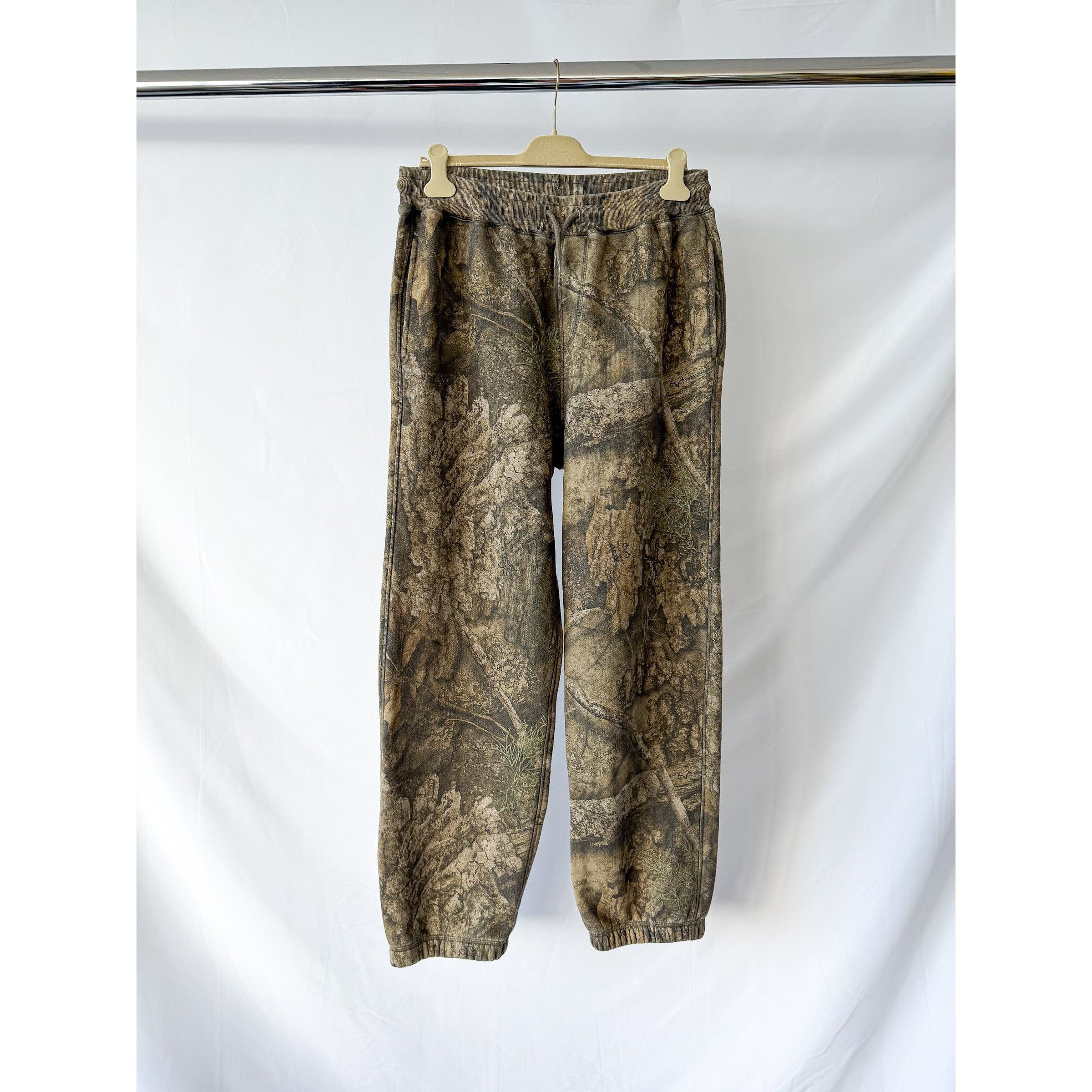 Cole Buxton Cole Buxton Realtree Washed Cotton-Jersey Jogging Bottoms Size US 38 / EU 54 - 1 Thumbnail