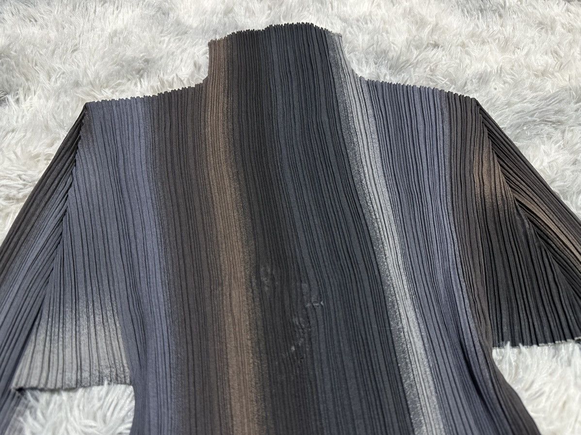 Issey Miyake 🔥1996 Vintage Issey Miyake Gradient Pleated High Neck Ls Size US L / EU 52-54 / 3 - 3 Thumbnail