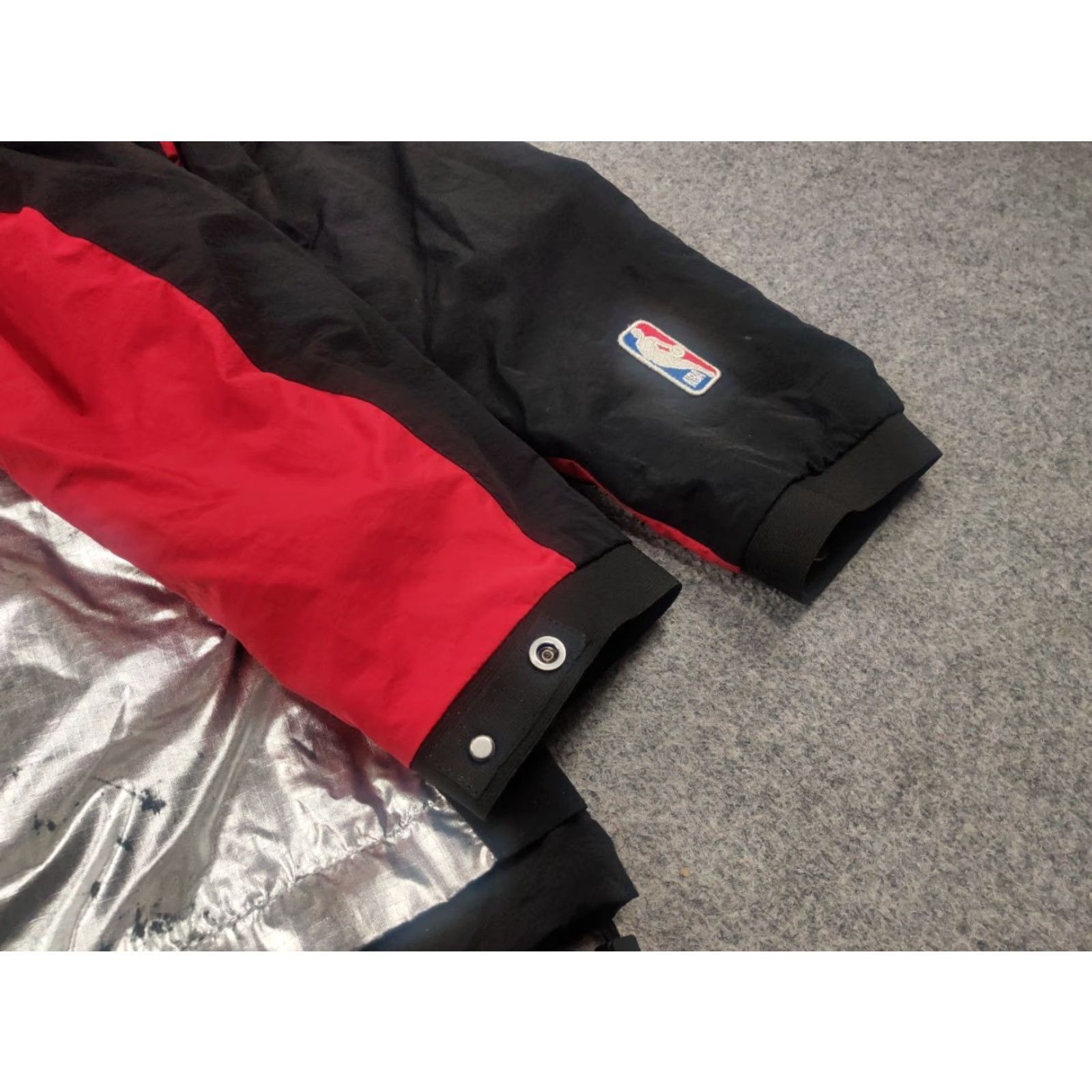 NBA Marcelo Burlon County of Milan by NBA Chicago Bulls Windbreaker Jacket Shirt Women? Men? XL Black Retro Designer Windbreaker (Jacket) Size US XL / EU 56 / 4 - 7 Thumbnail