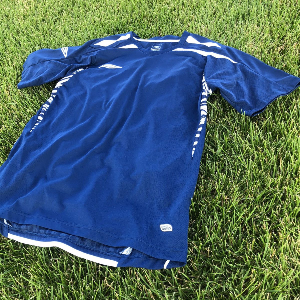 Umbro Umbro climate control shirt Size US S / EU 44-46 / 1 - 3 Thumbnail