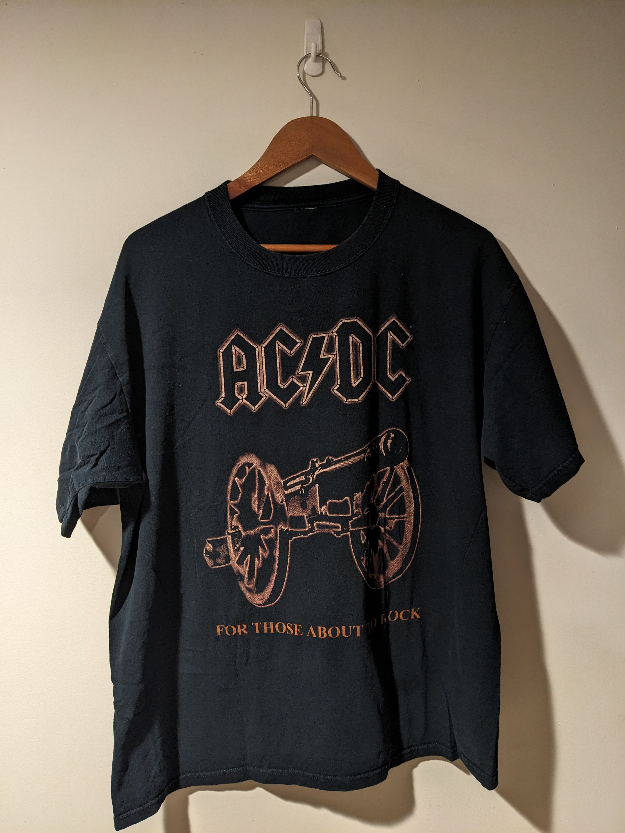 AC/DC × Vintage Vintage 1999 ACDC For Those About to Rock Band Music T-Shirt Size US XL / EU 56 / 4 - 1 Thumbnail