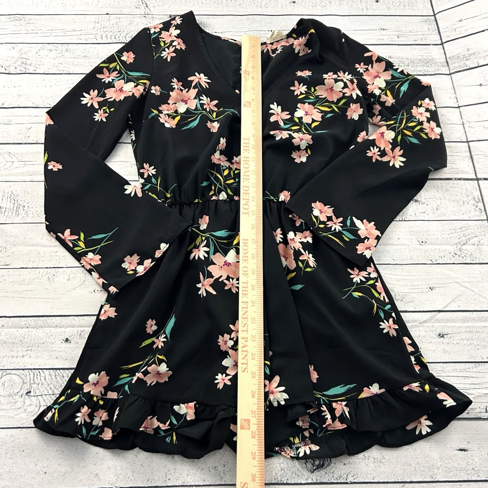 Needles Pins and Needles Floral Open Back Romper Women's M Black Size 32" / US 10 / IT 46 - 2 Thumbnail