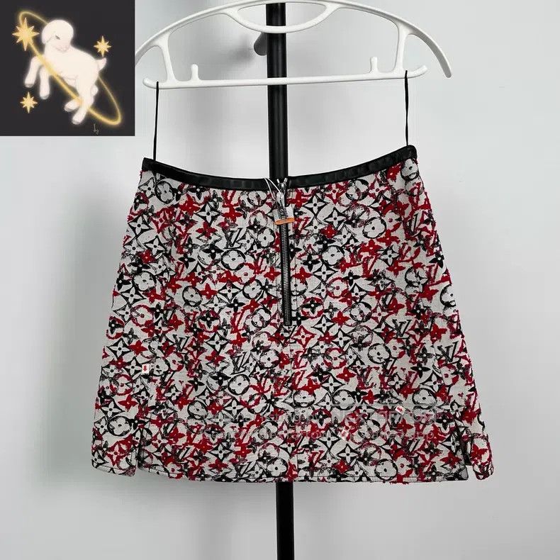 Louis Vuitton Louis Vuitton Red, white and black patchwork presbyopic ha Size 35" - 1 Thumbnail