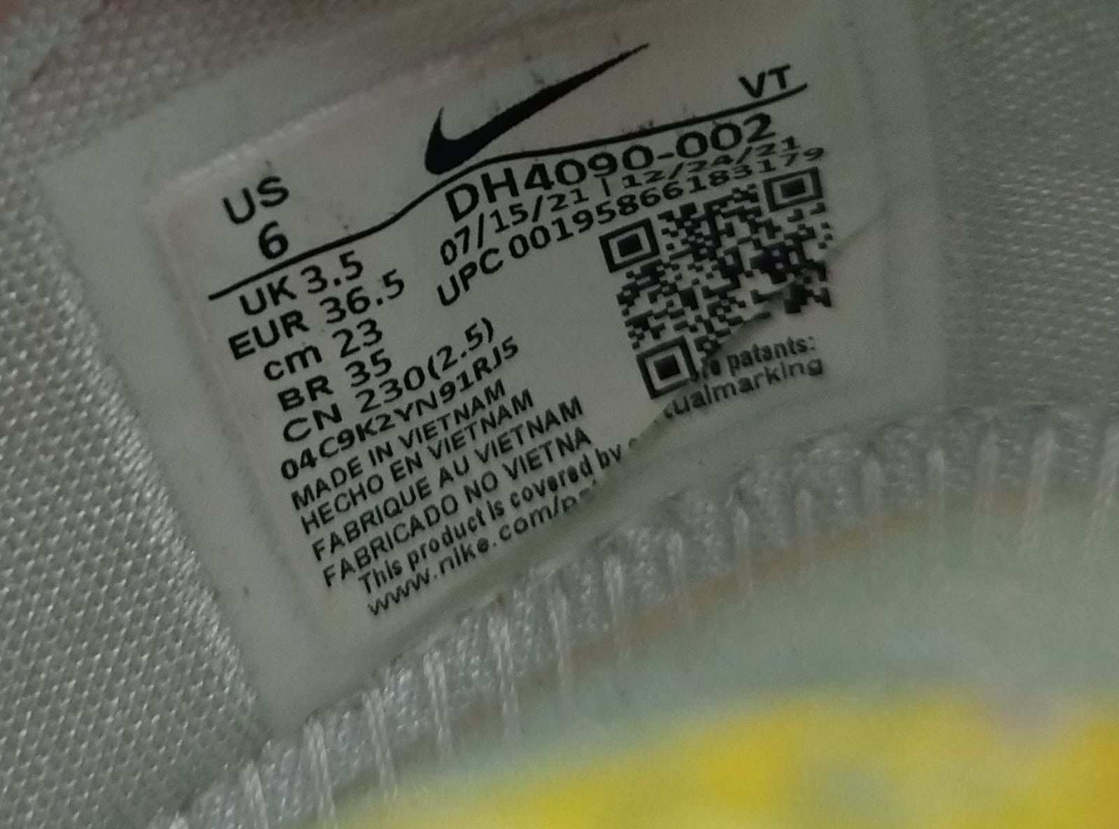 Nike Nike Air Vapormax 2021 Flyknit DH4090-002 Size US 6 / IT 36 - 9 Thumbnail