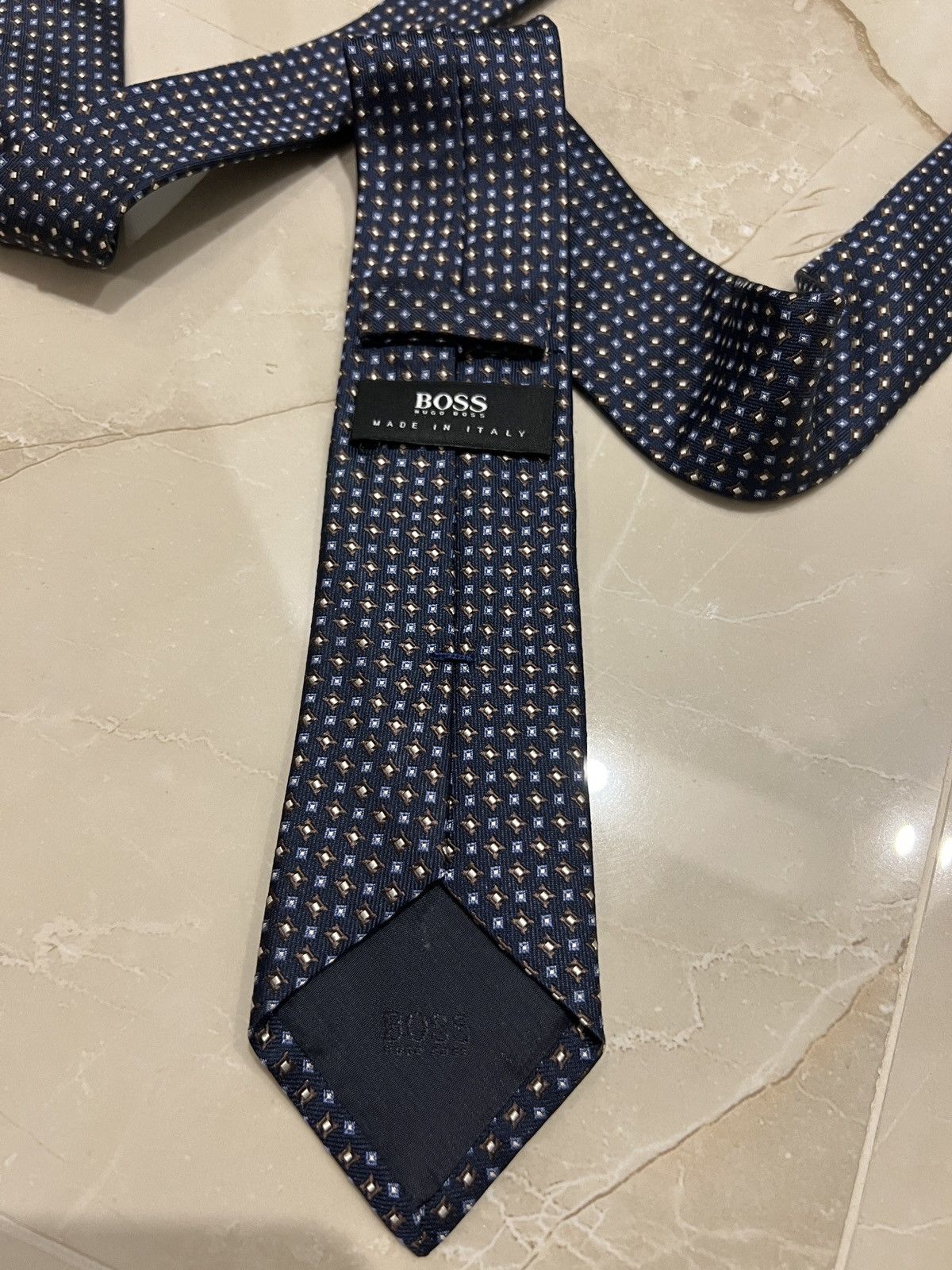 Vintage Vintage hugo boss tie with a cool design Size ONE SIZE - 3 Thumbnail