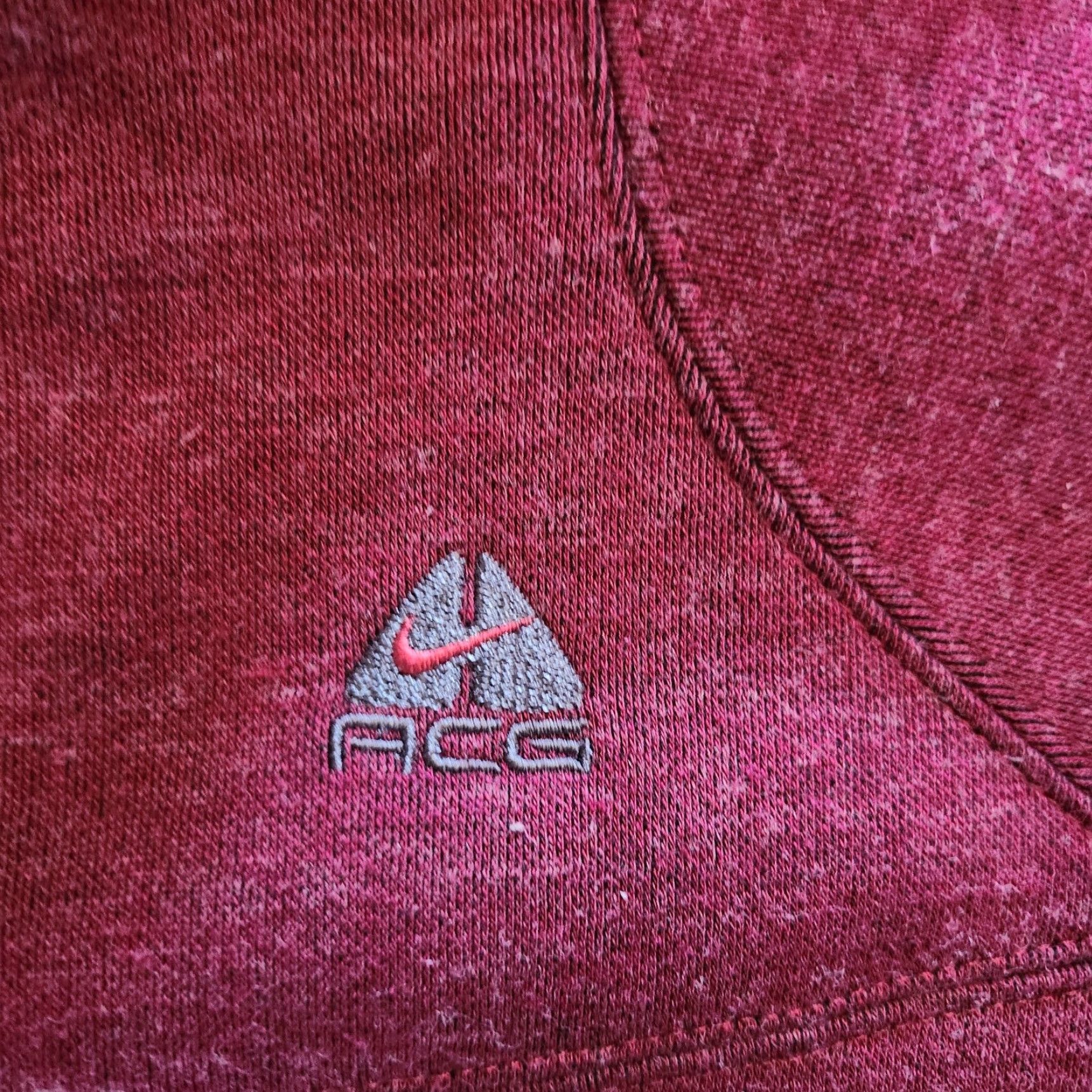 Nike ACG VINTAGE Nike ACG Fit Therma Women's BurgundY Full Zip Fleece Jacket Size Sm Red Long Sleeve Mid-Length Womens Size S / US 4 / IT 40 - 2 Thumbnail