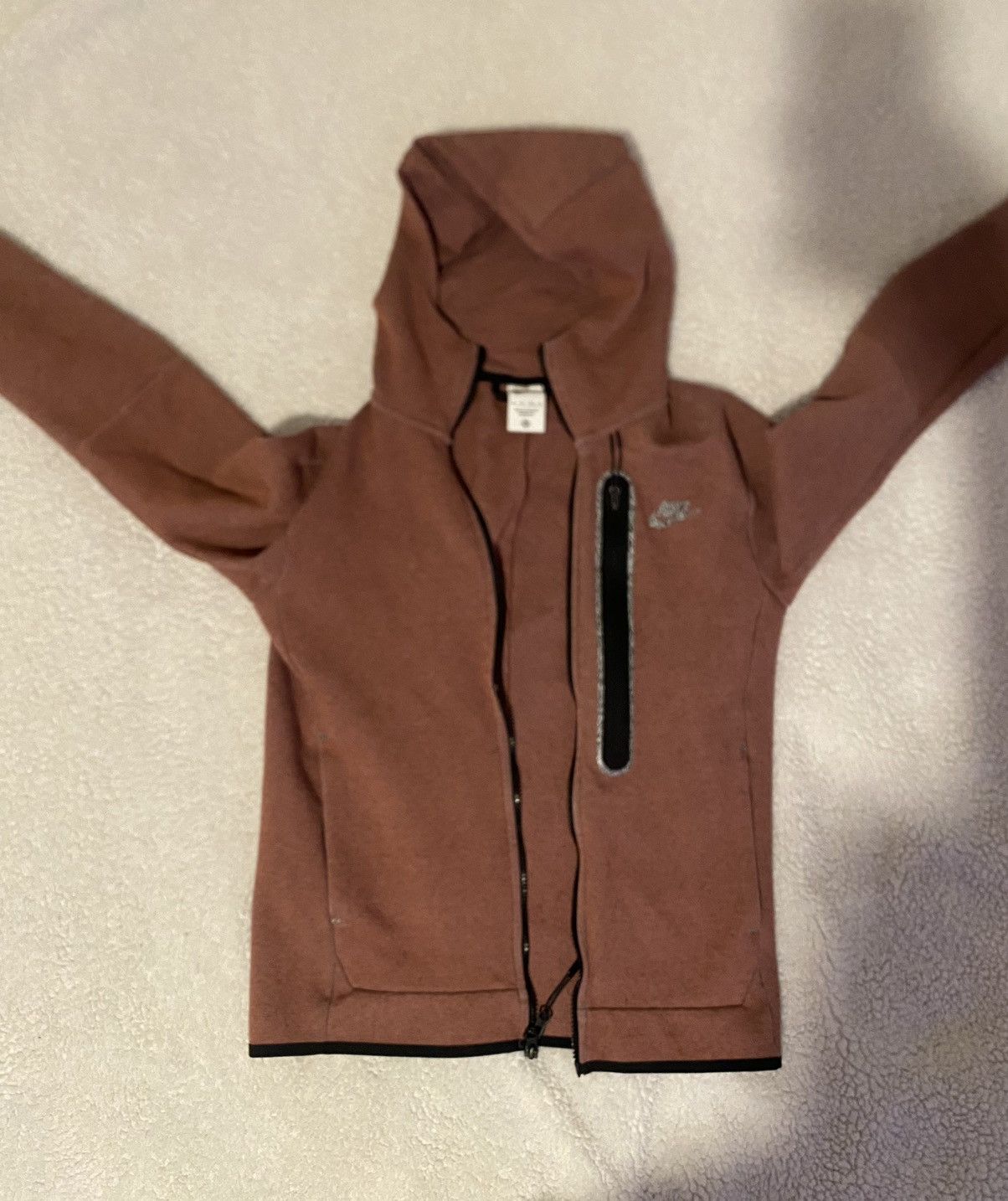 Image of Nike Sportswear Tech Fleece in Heather Maroon, Men's (Size XS)