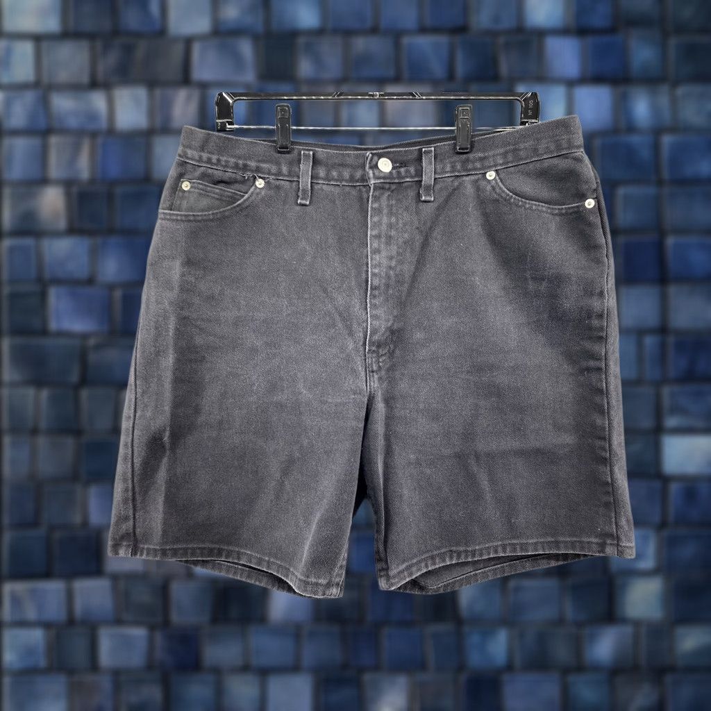 Faded Glory VINTAGE Faded Glory Women’s Black Denim USA Made Jean Mom Shorts 18 Slim Fast Front Pockets Belt Loops Distressed/Cuffed Spring Summer Womens BMI? Size 40" / US 18 - 1 Thumbnail