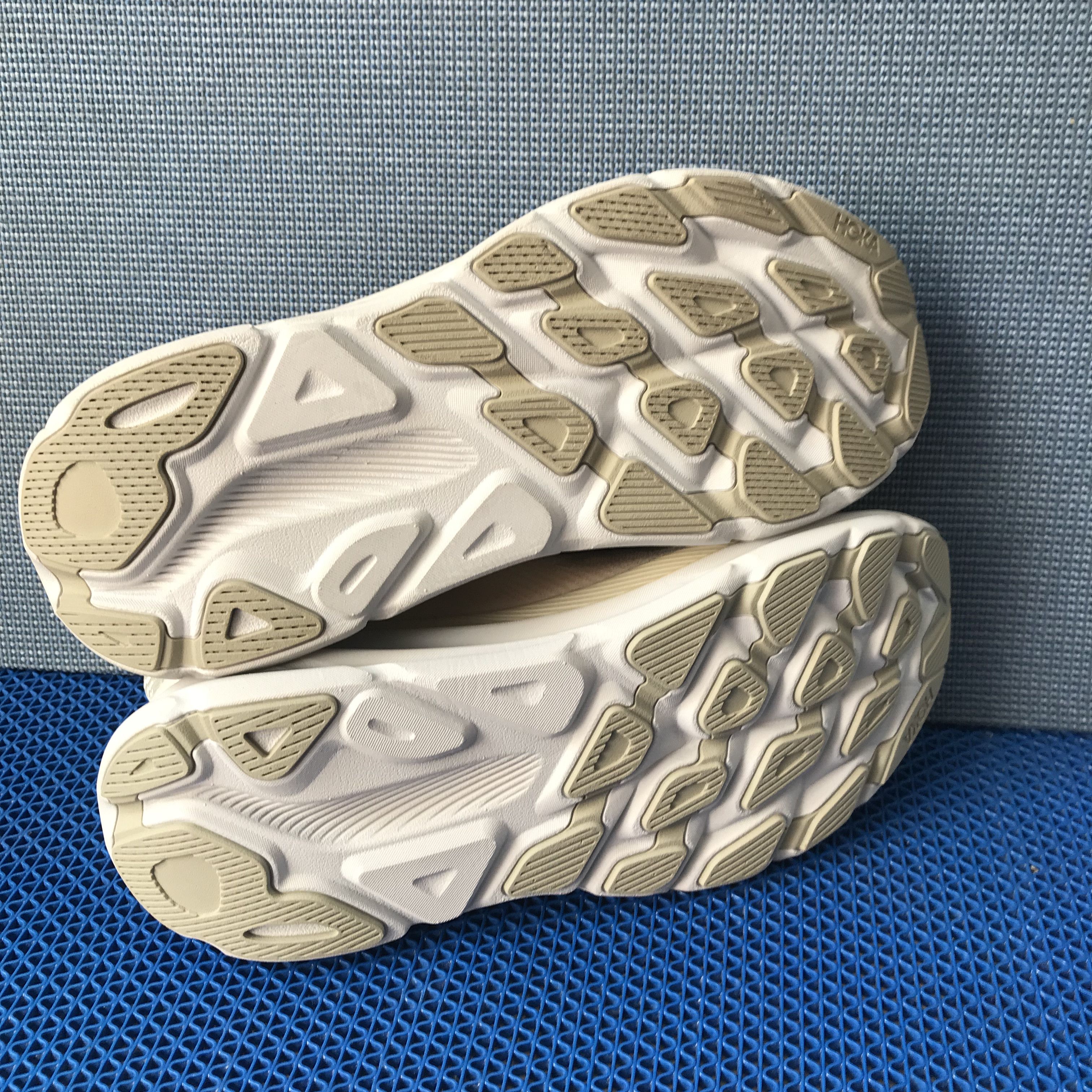 Hoka Hoka Clifton 9/H run running Tennis padel jogging shoes Size US 12 / EU 45 - 8 Thumbnail
