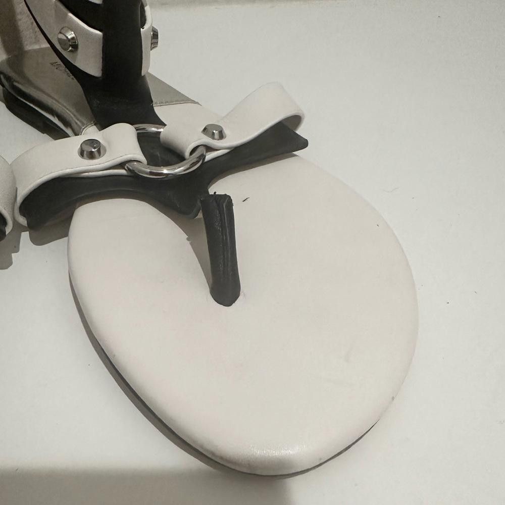 Michael Kors MICHAEL Michael Kors Nadine T-Strap Black White Sandals 6 Size US 6 / IT 36 - 8 Thumbnail